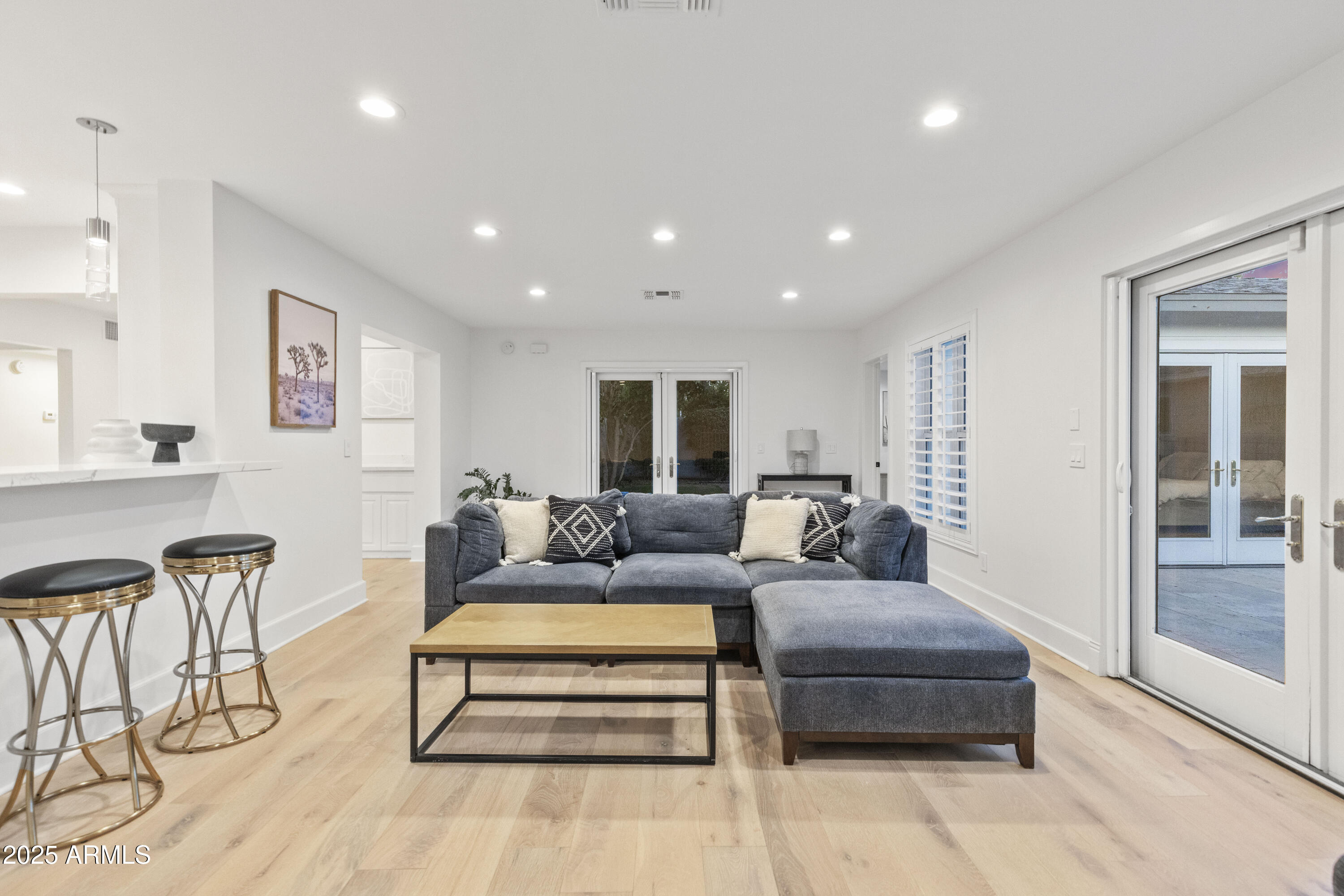 3429 E COOLIDGE Street