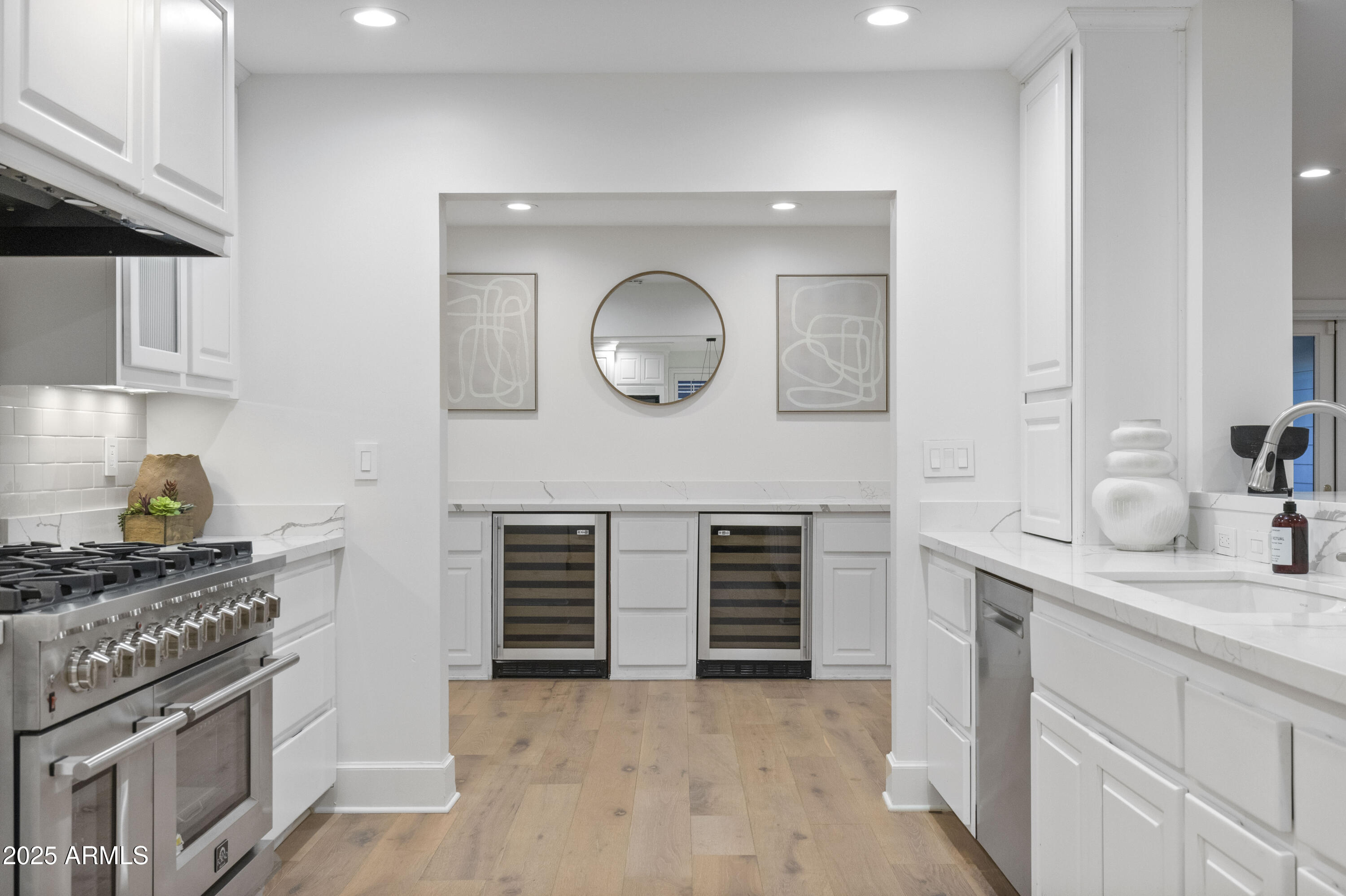 3429 E COOLIDGE Street