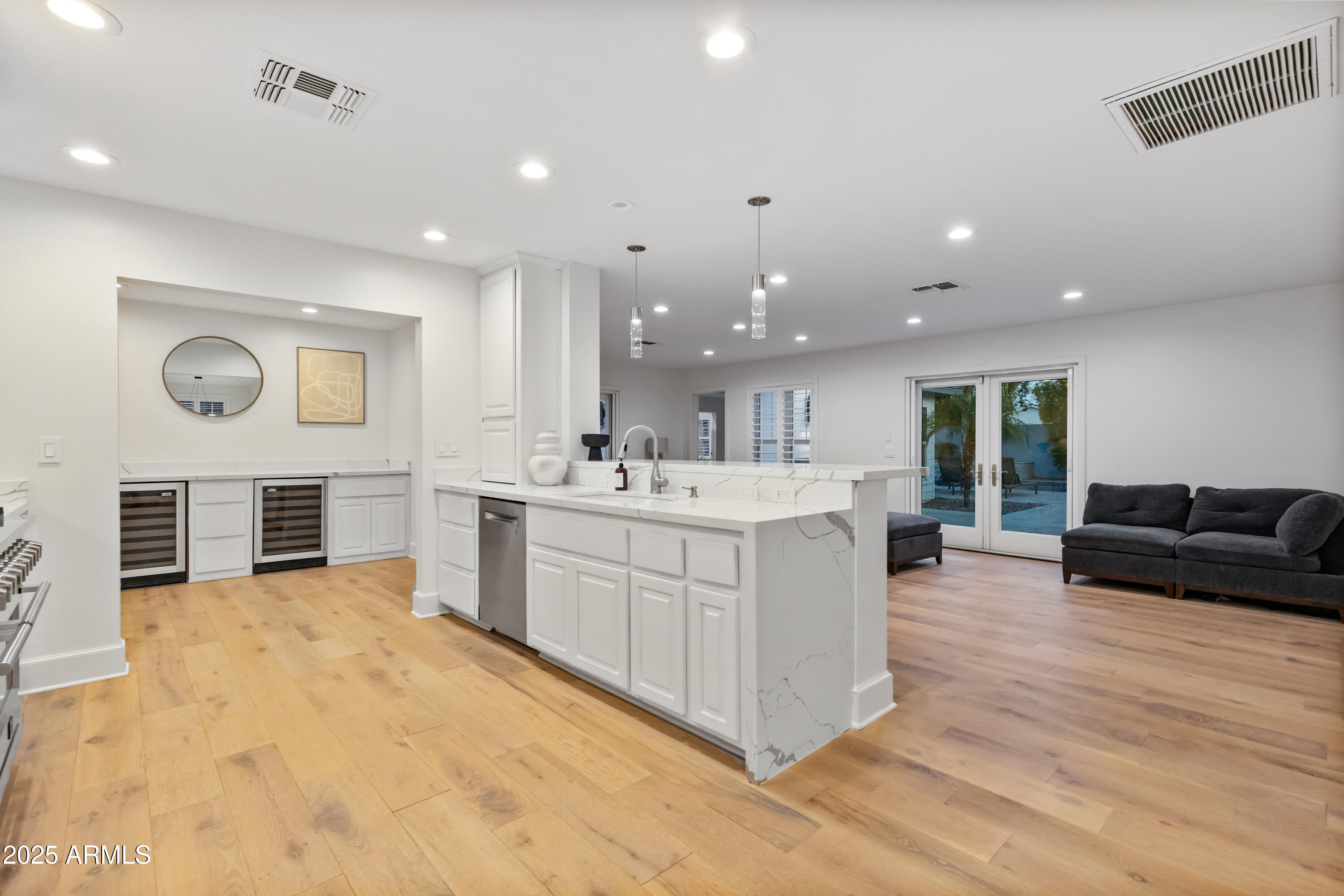 3429 E COOLIDGE Street