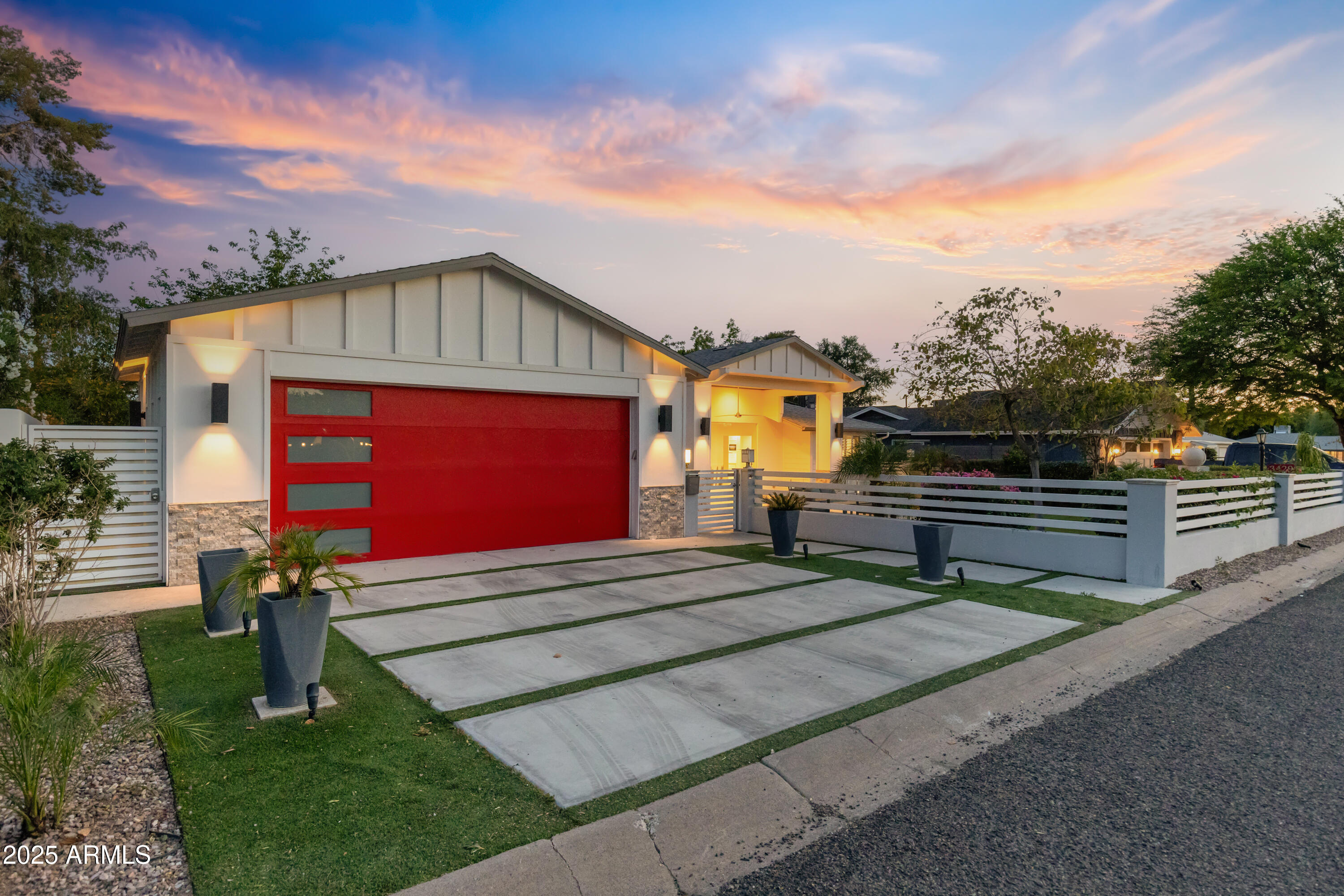 3429 E COOLIDGE Street