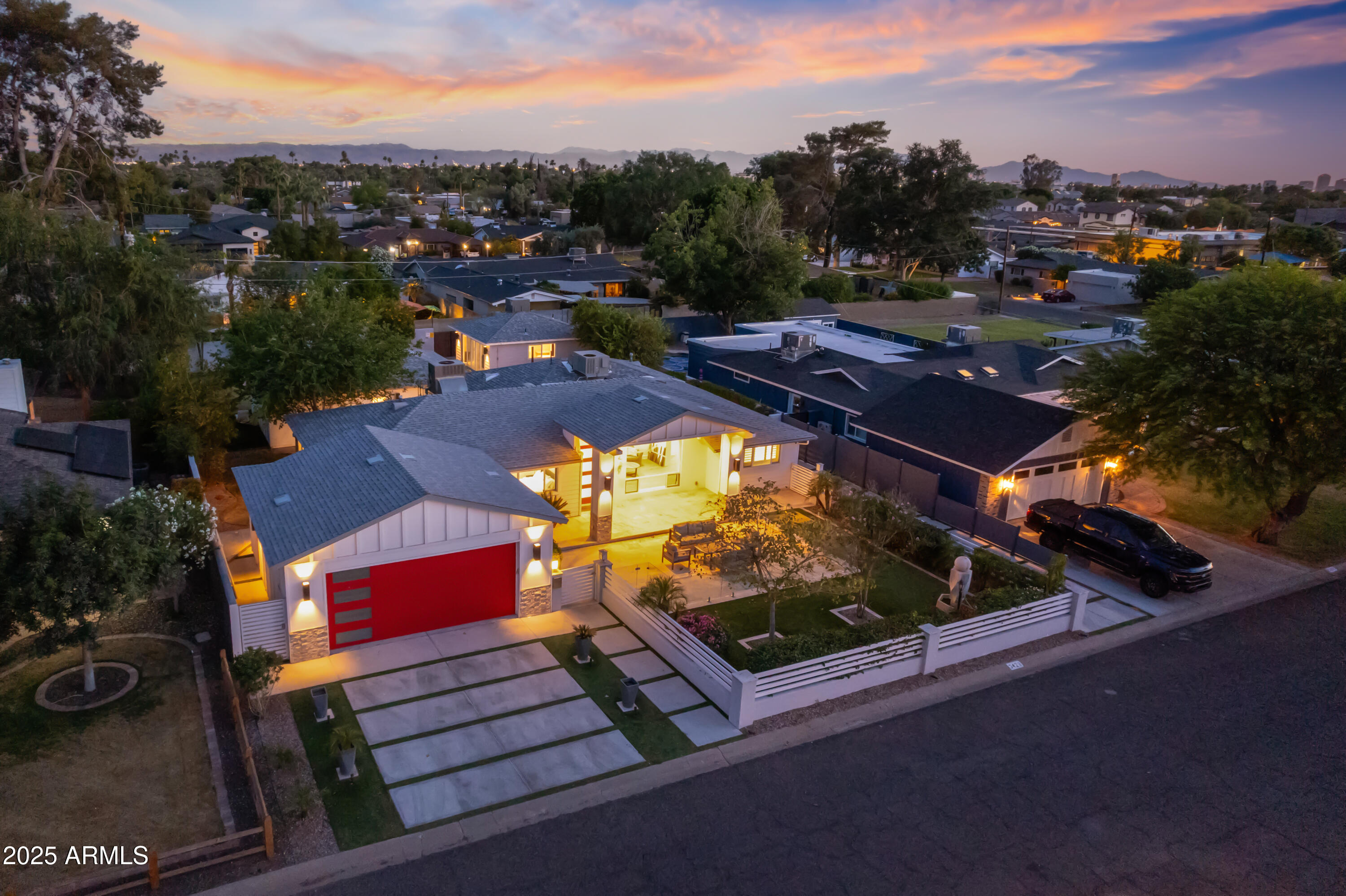 3429 E COOLIDGE Street