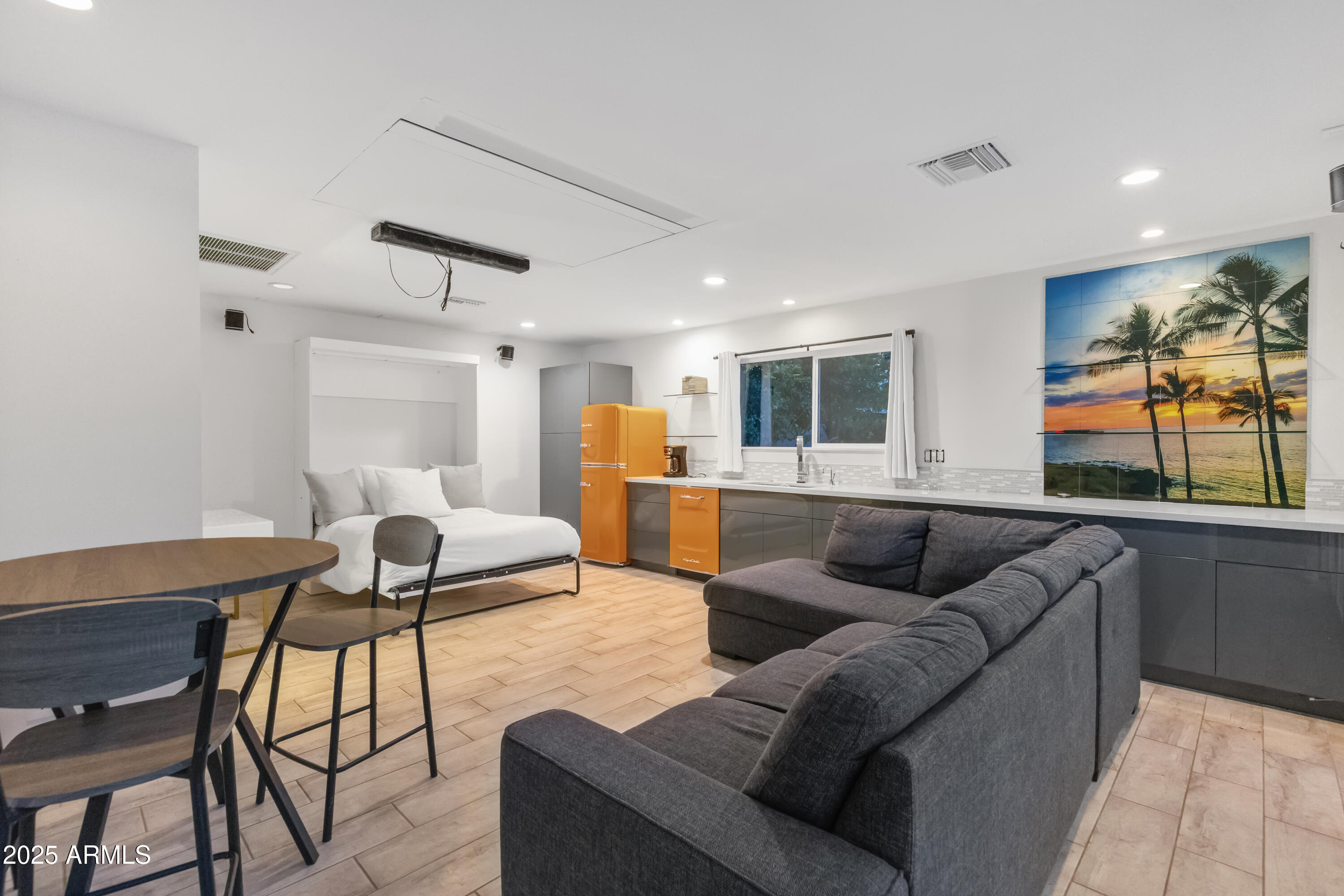 3429 E COOLIDGE Street