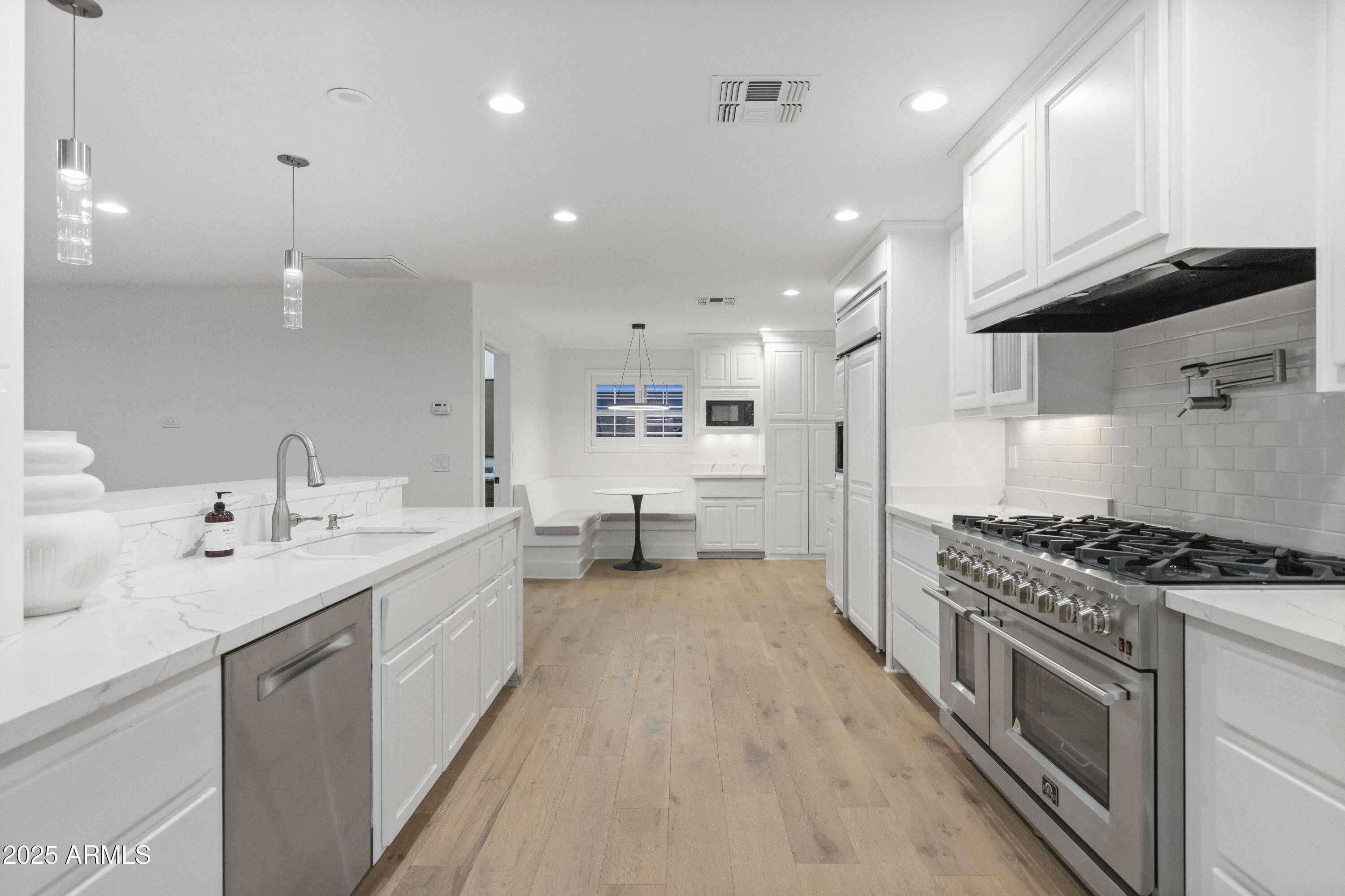 3429 E COOLIDGE Street