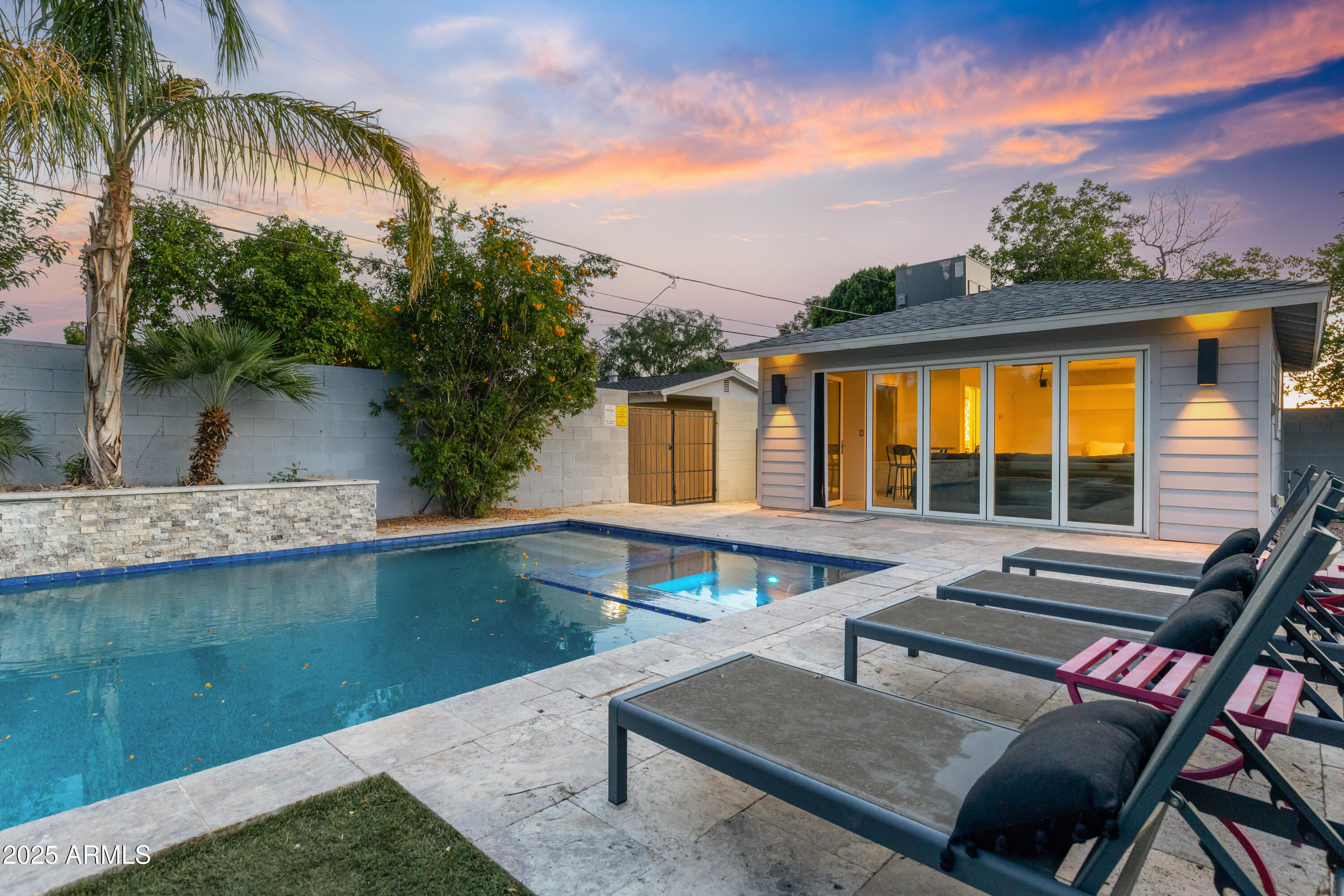 3429 E COOLIDGE Street