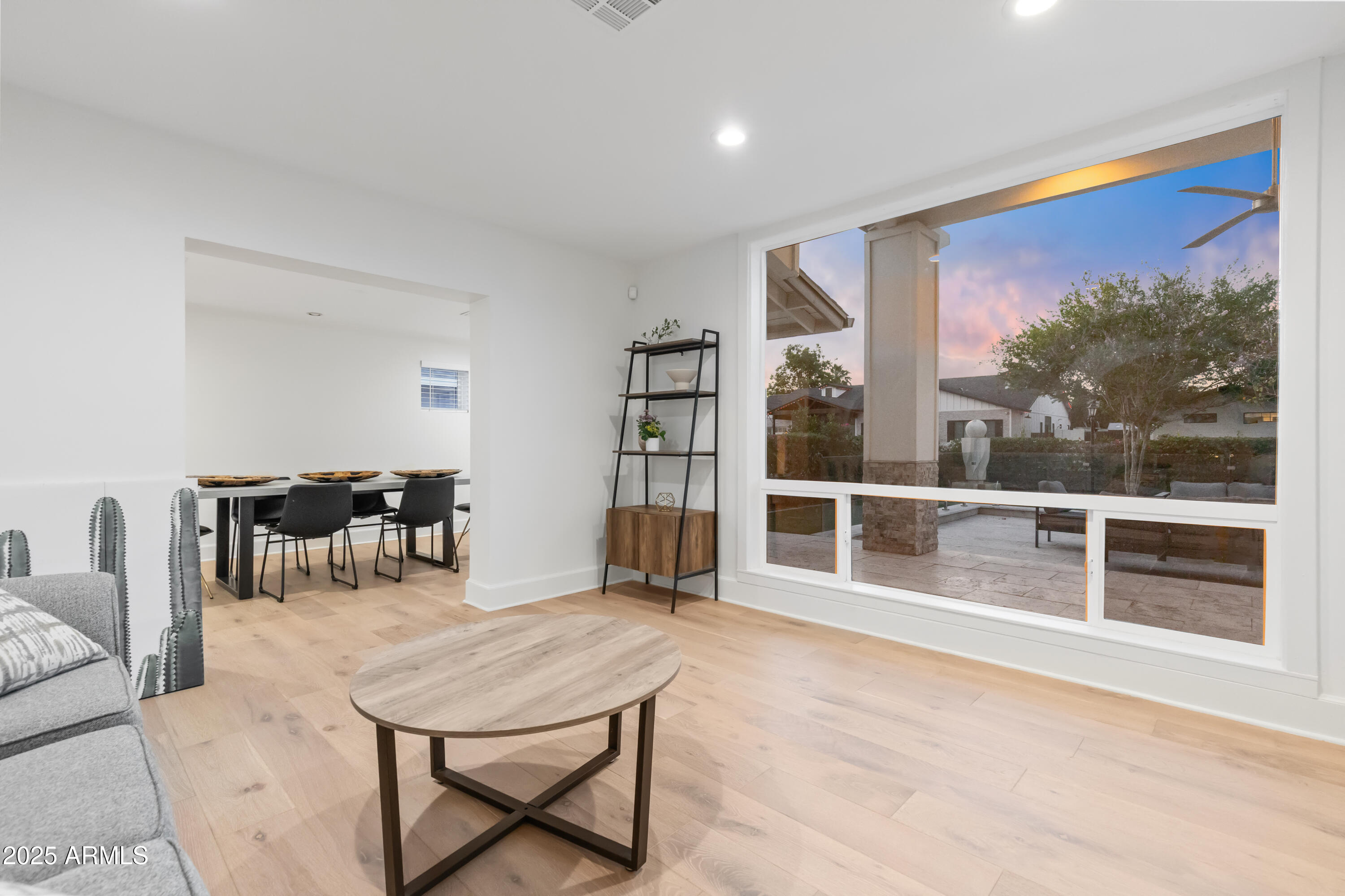 3429 E COOLIDGE Street