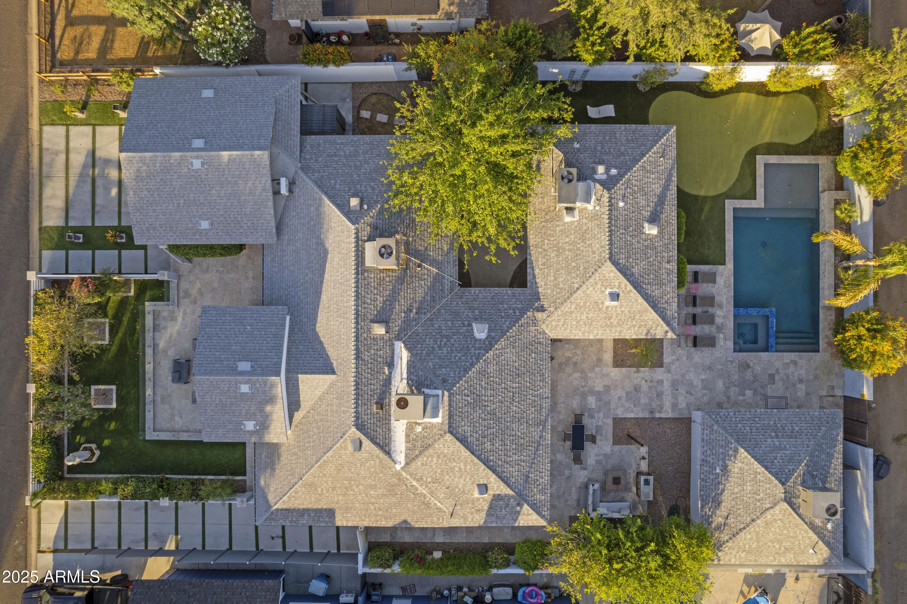 3429 E COOLIDGE Street