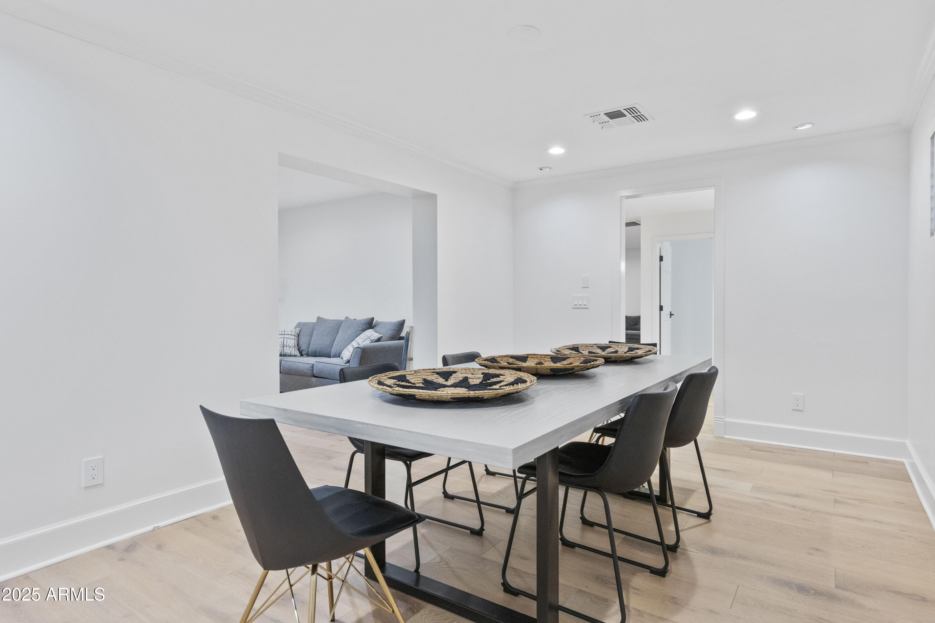 3429 E COOLIDGE Street