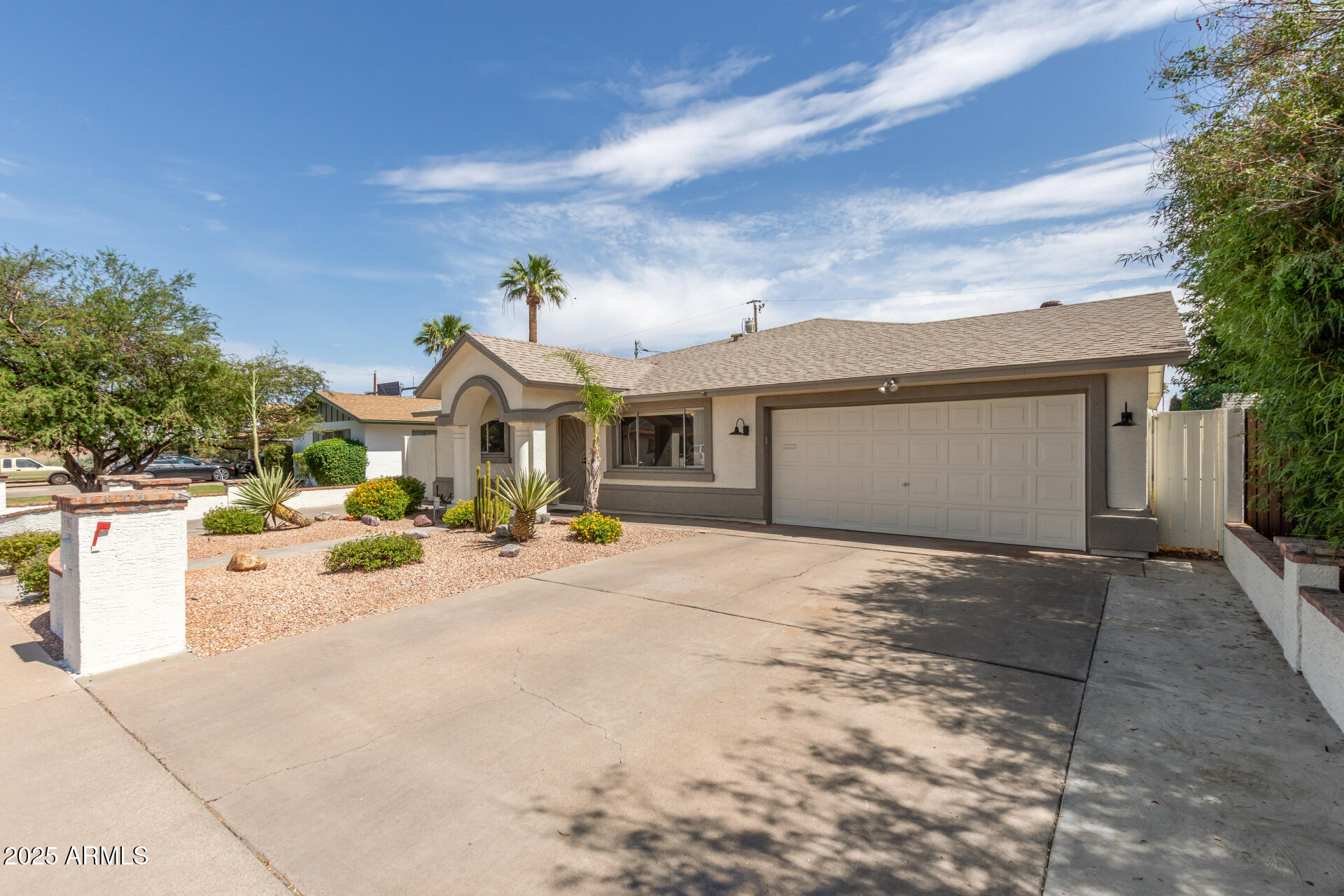 3307 E ROVEEN Avenue