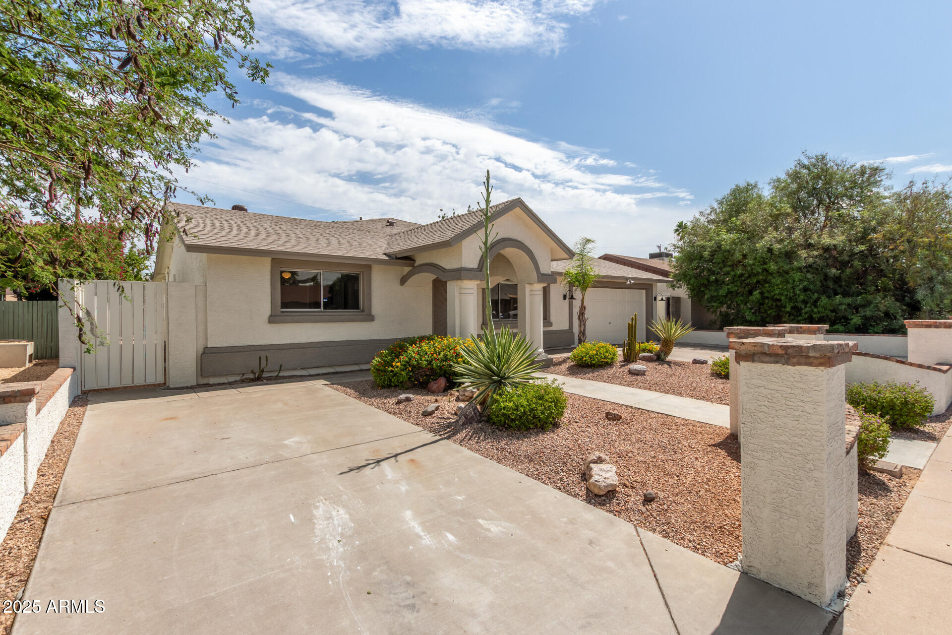 3307 E ROVEEN Avenue