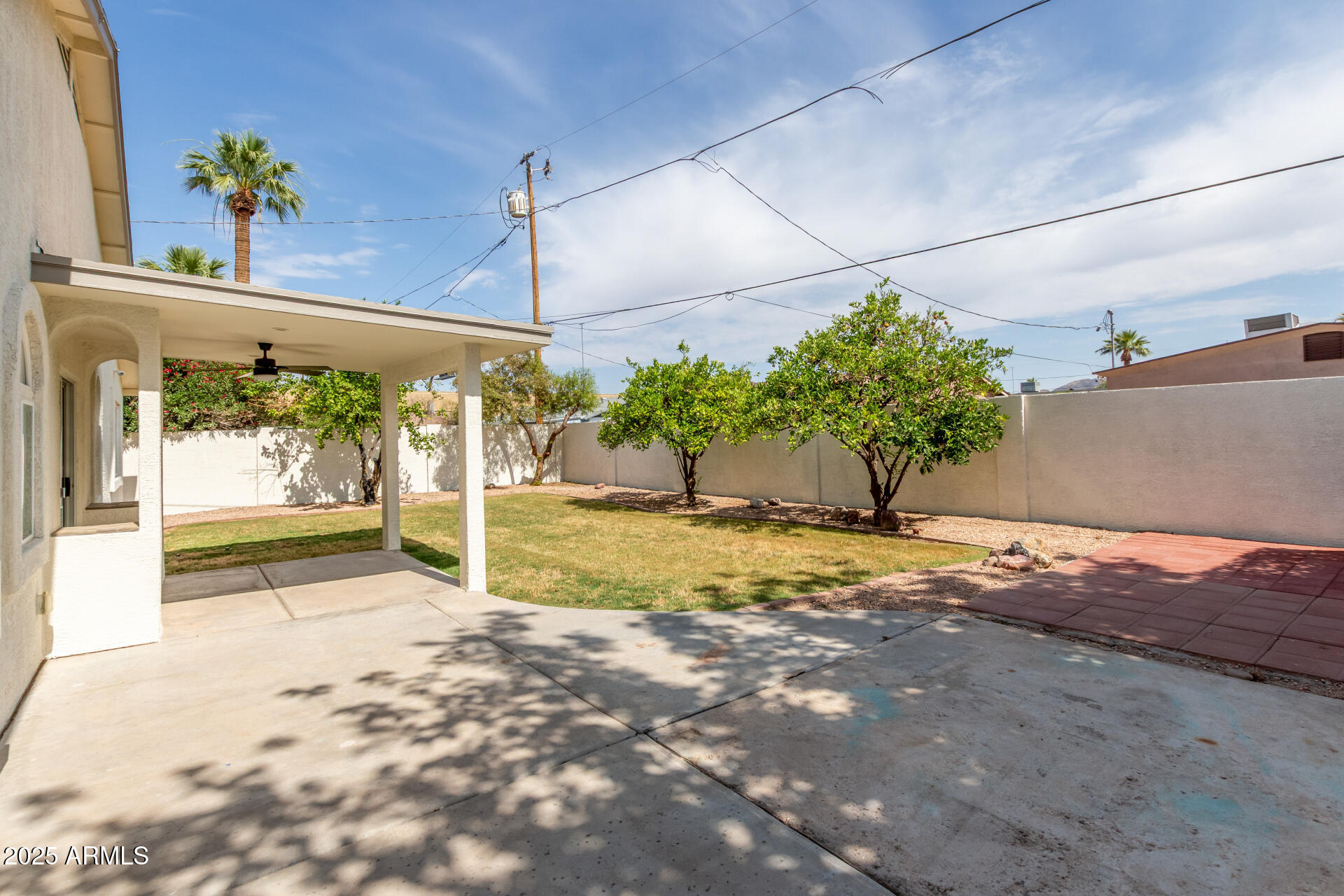 3307 E ROVEEN Avenue