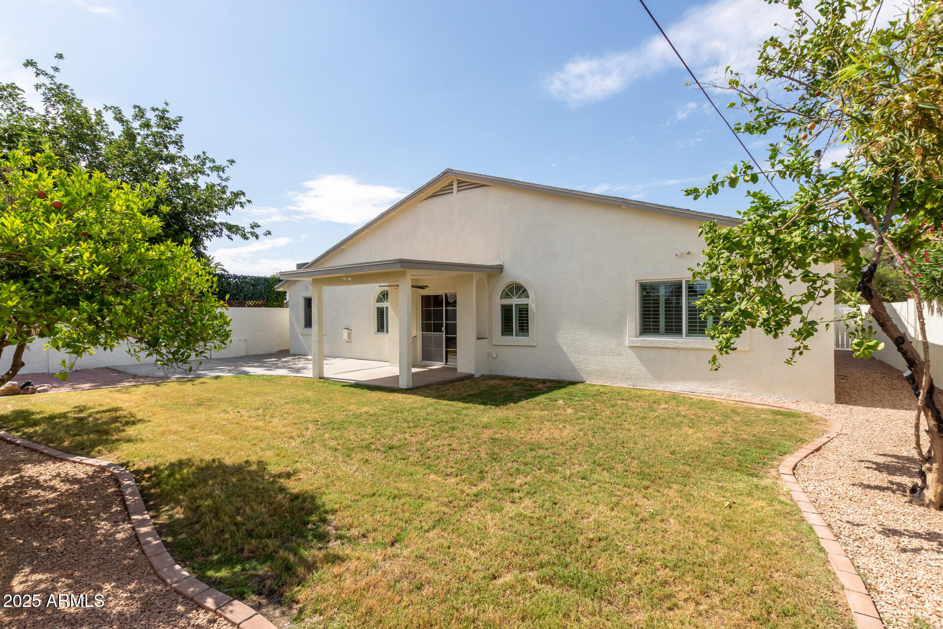 3307 E ROVEEN Avenue