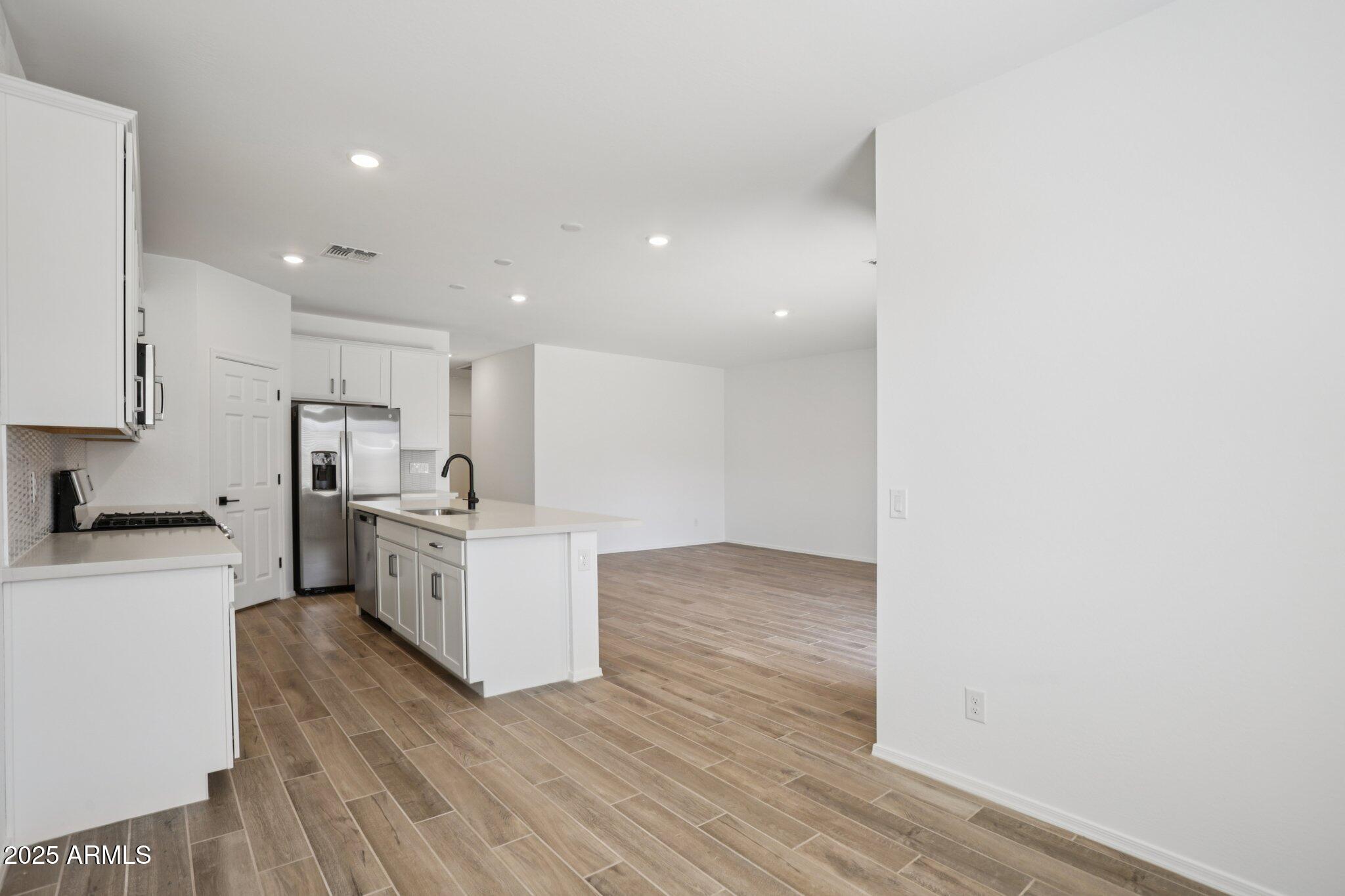 47705 W MOELLER Road