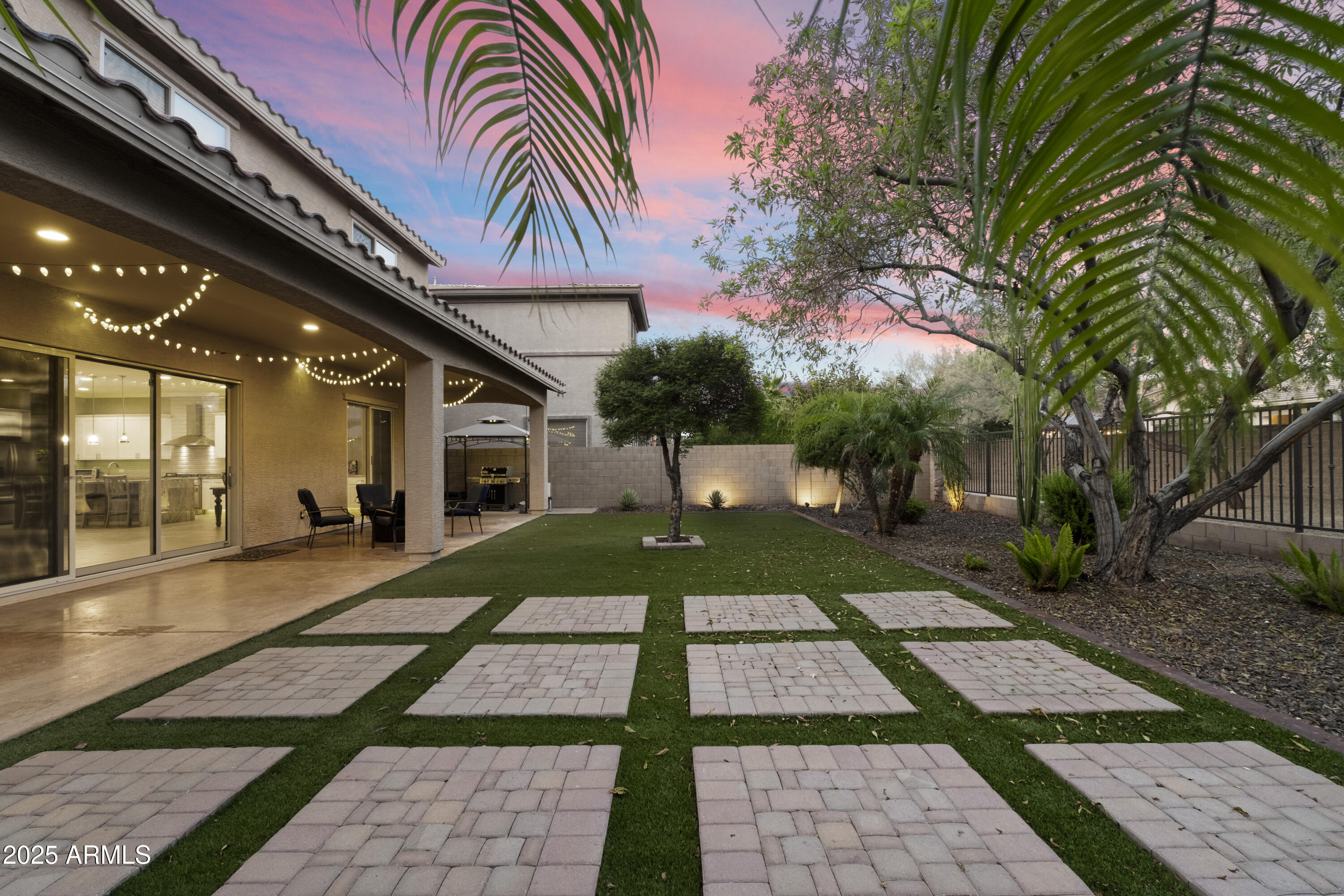 5123 S MARIPOSA Drive