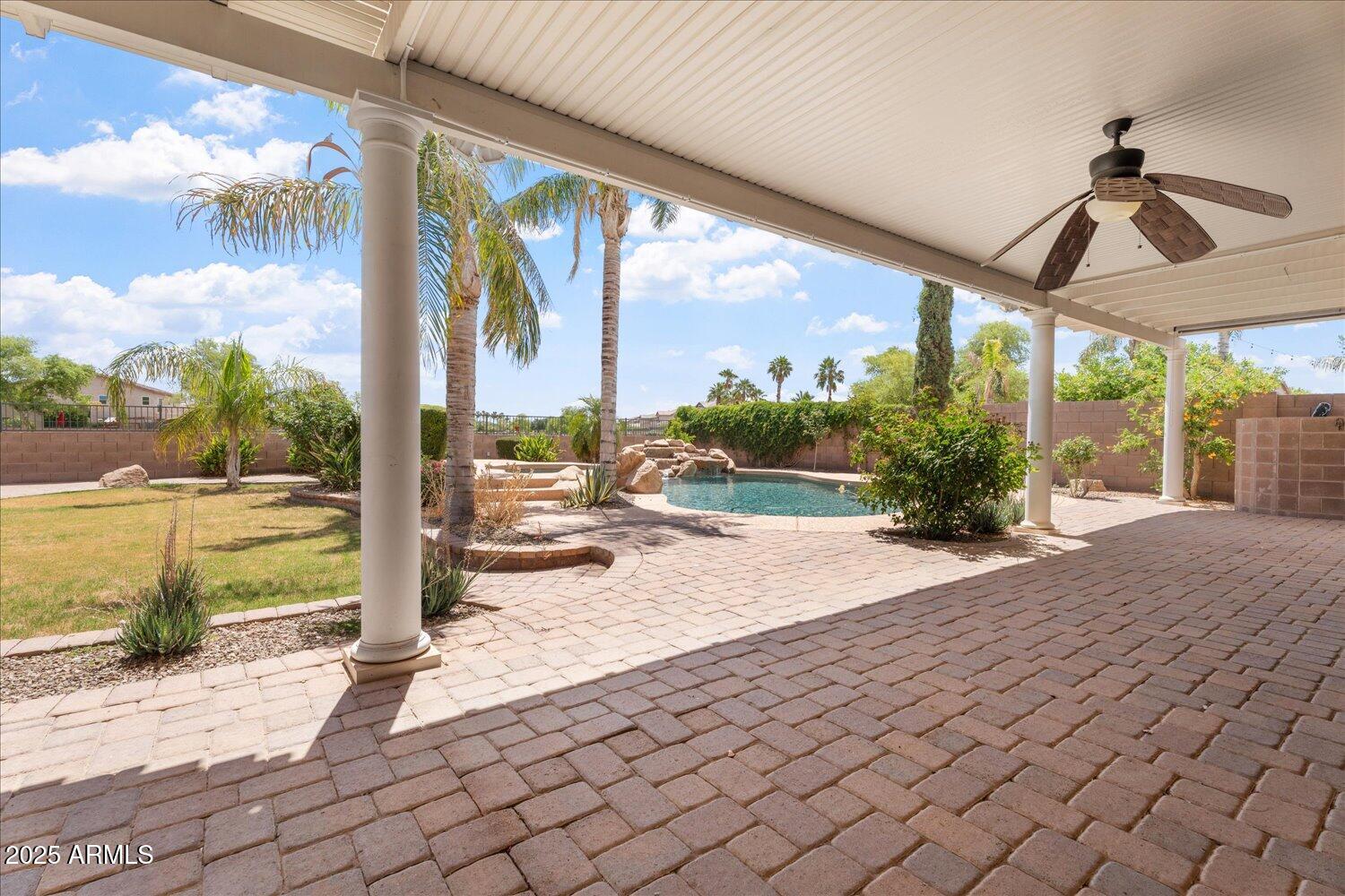 22737 N SUNSET Drive