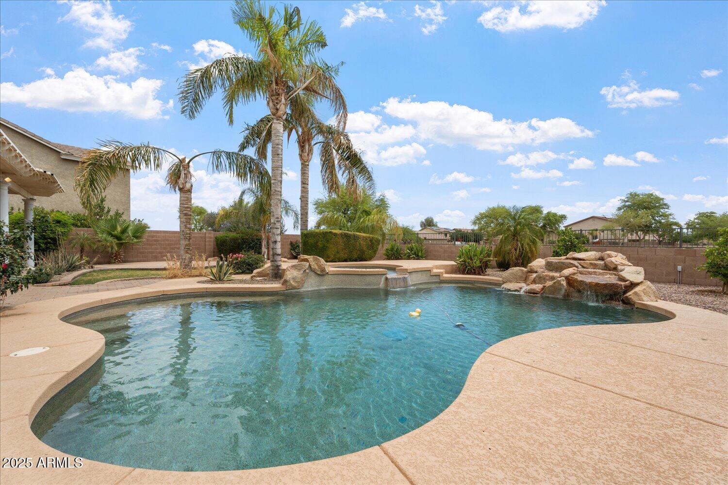 22737 N SUNSET Drive