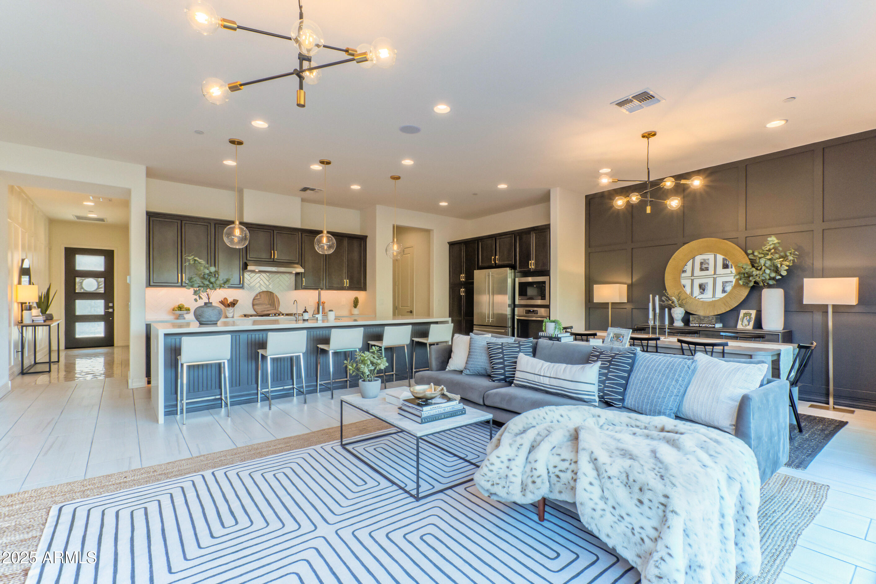 7330 E VISTA BONITA Drive