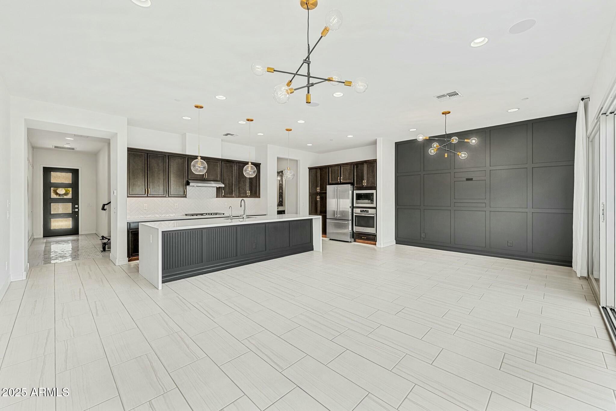 7330 E VISTA BONITA Drive
