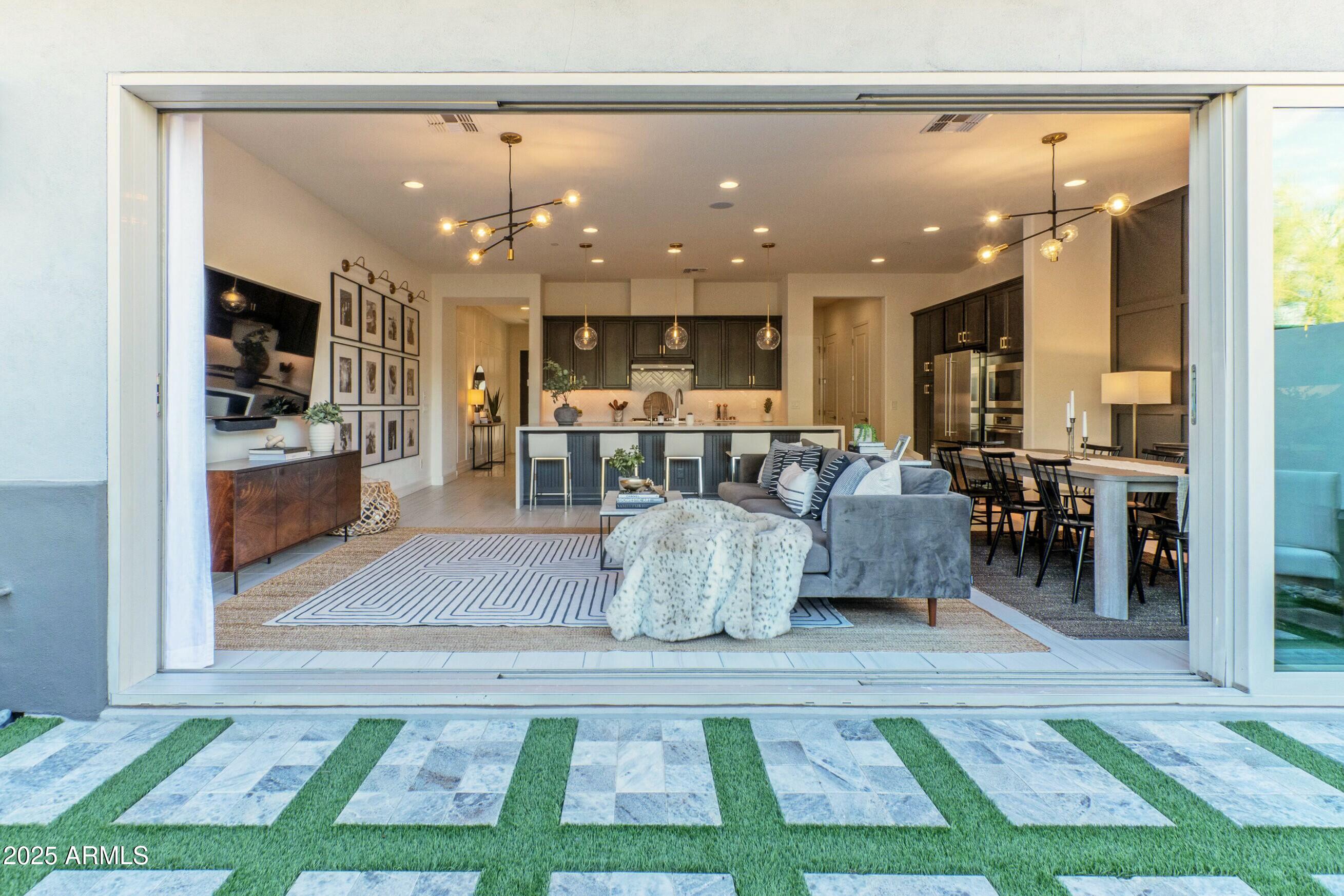 7330 E VISTA BONITA Drive