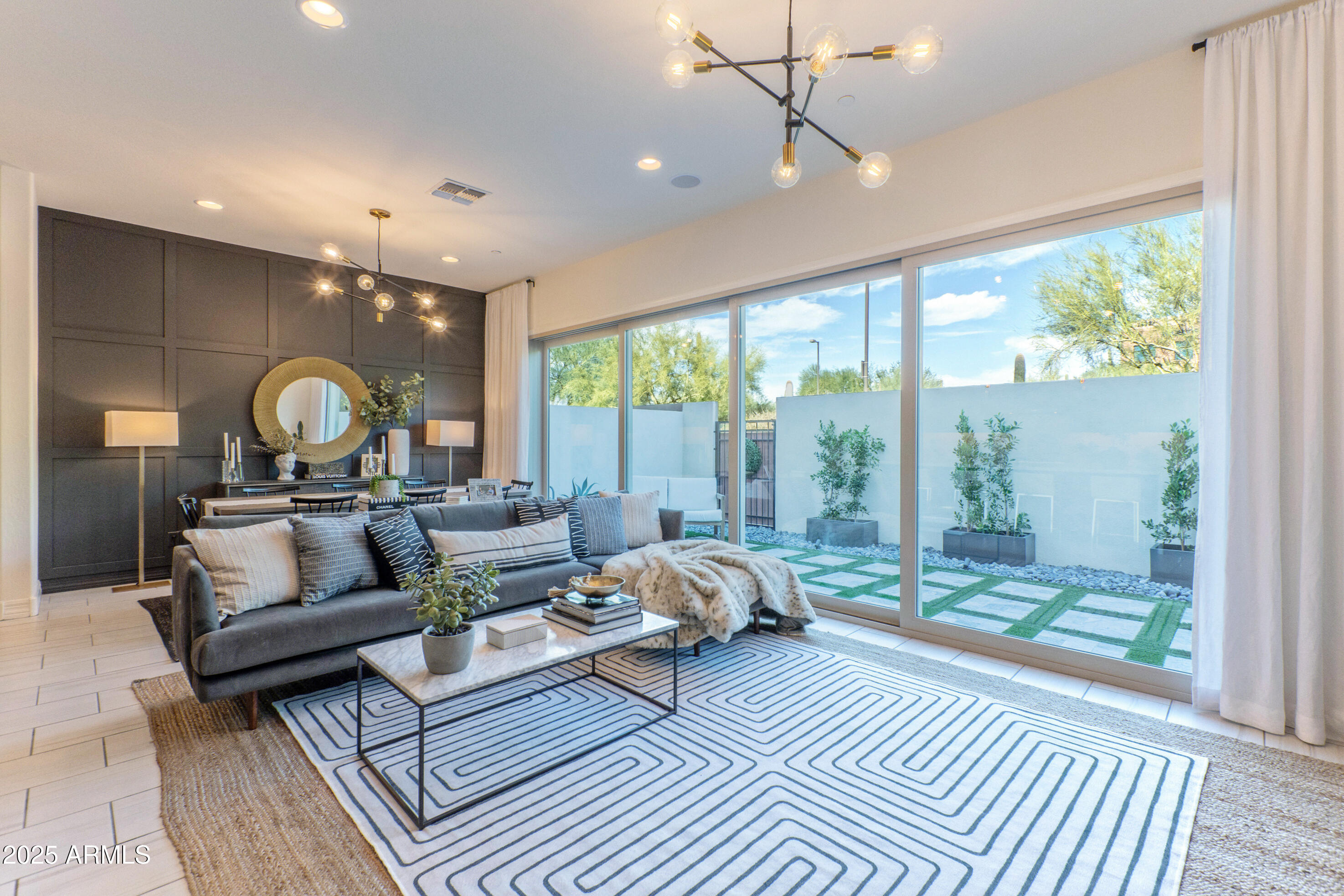 7330 E VISTA BONITA Drive