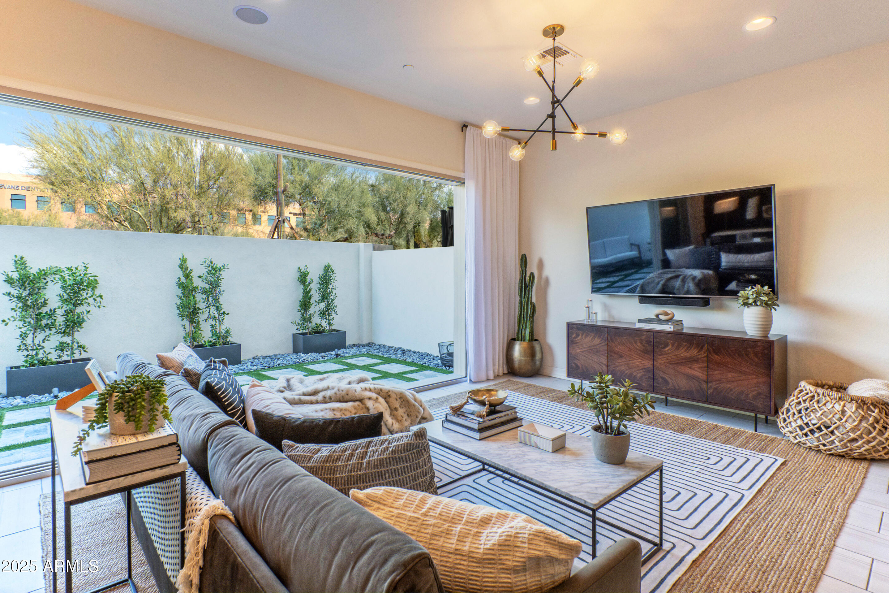 7330 E VISTA BONITA Drive