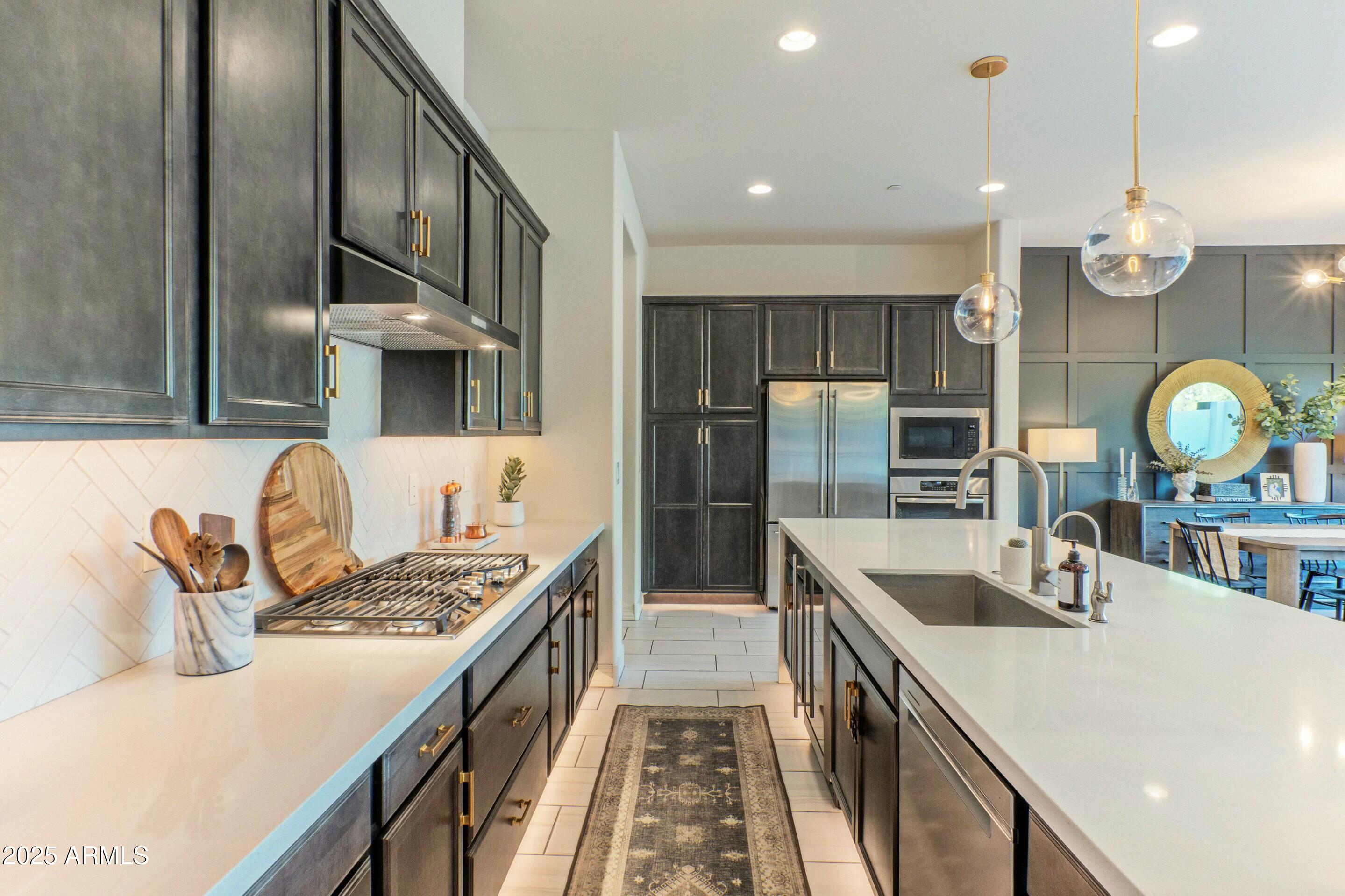 7330 E VISTA BONITA Drive