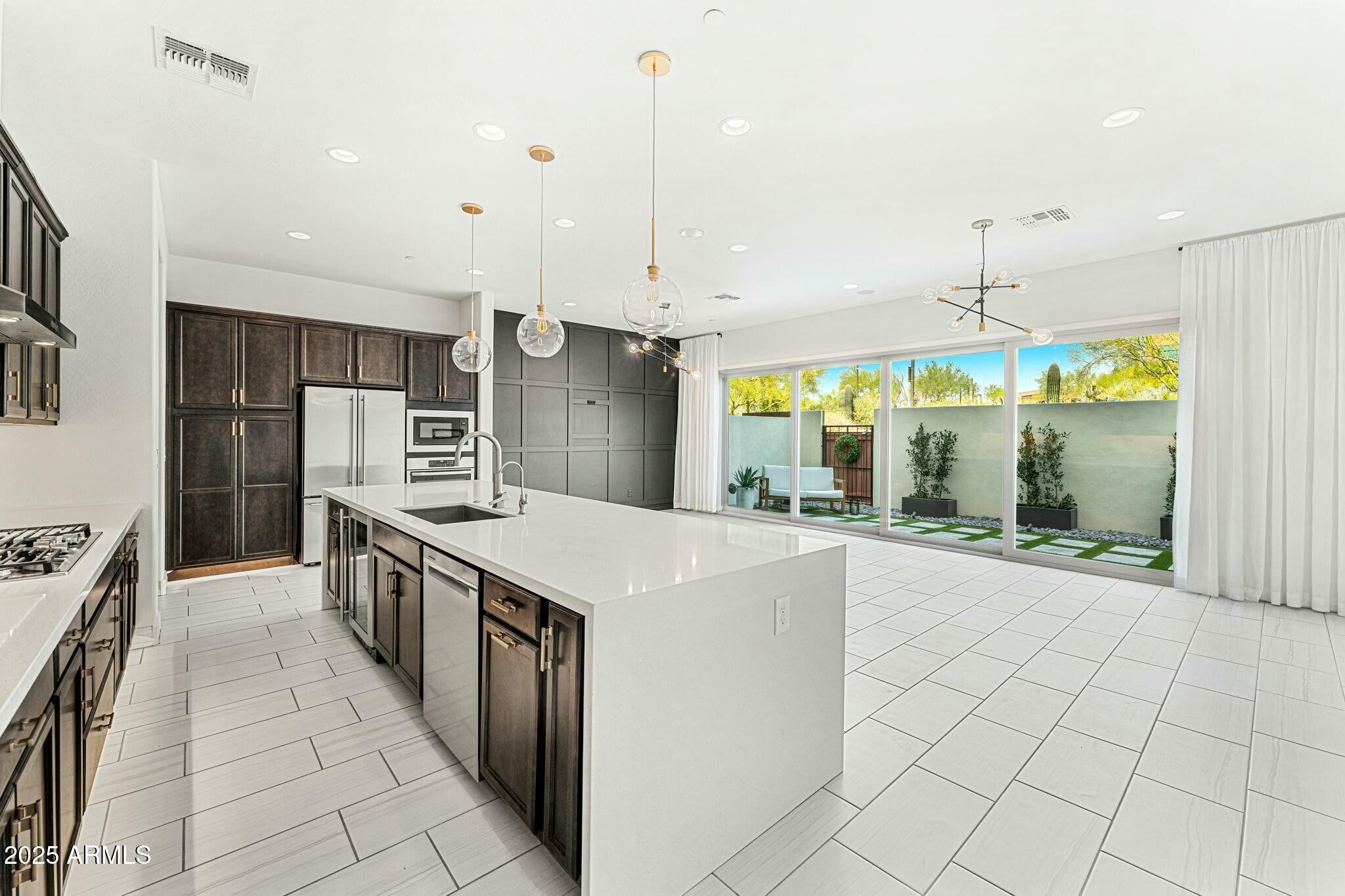 7330 E VISTA BONITA Drive
