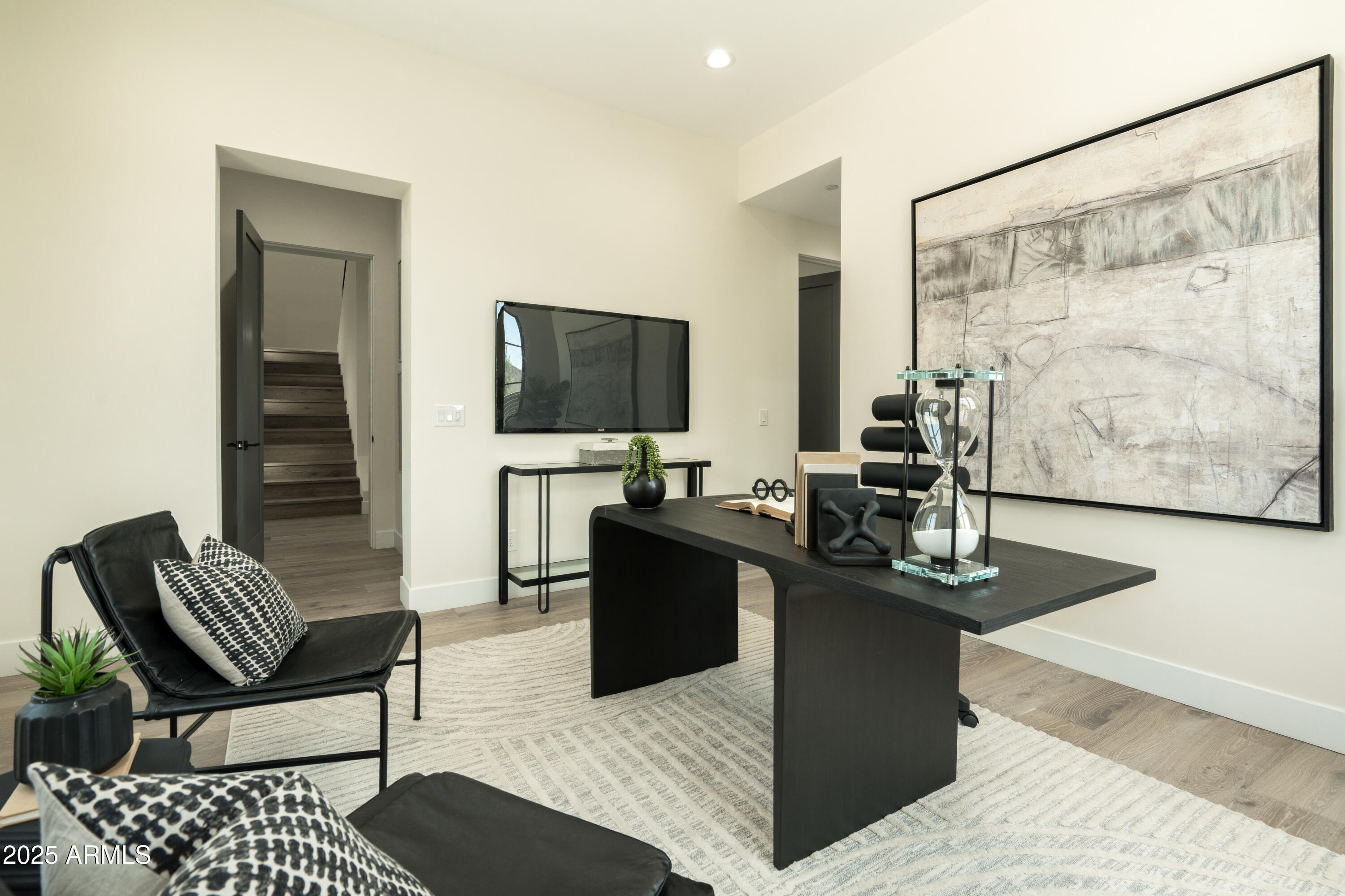 2315 E MINE CREEK Road