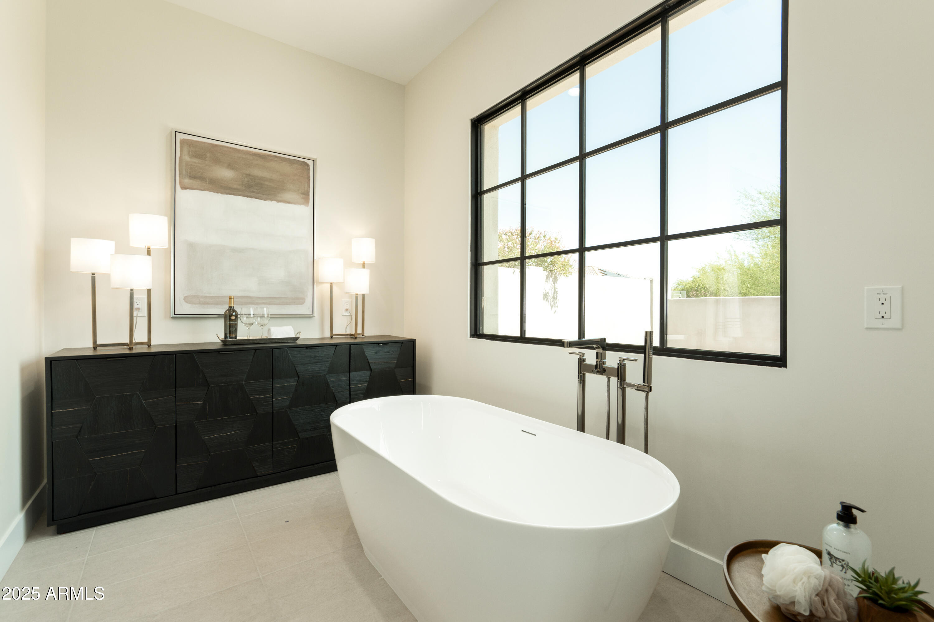 2315 E MINE CREEK Road