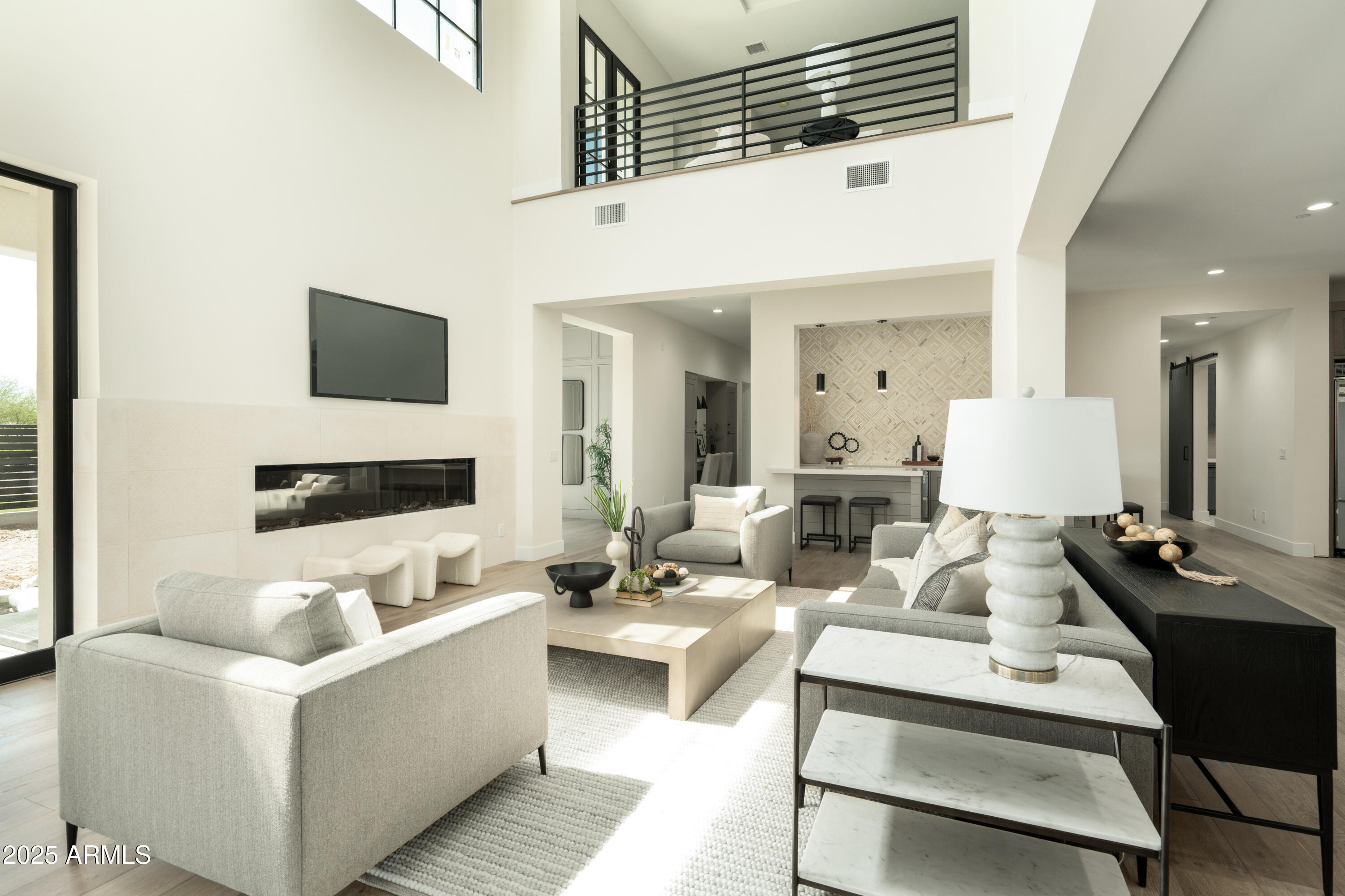 2315 E MINE CREEK Road