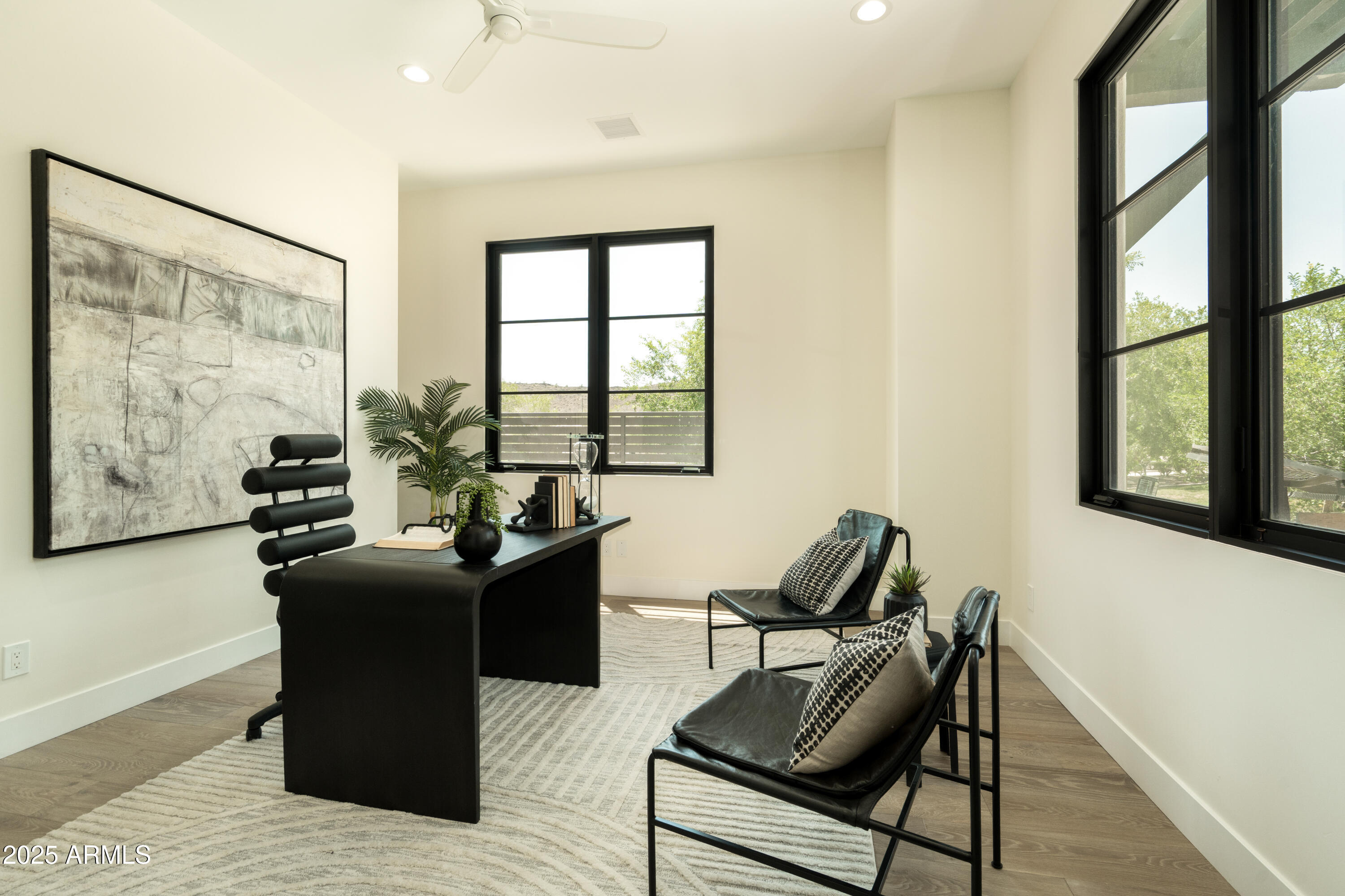 2315 E MINE CREEK Road