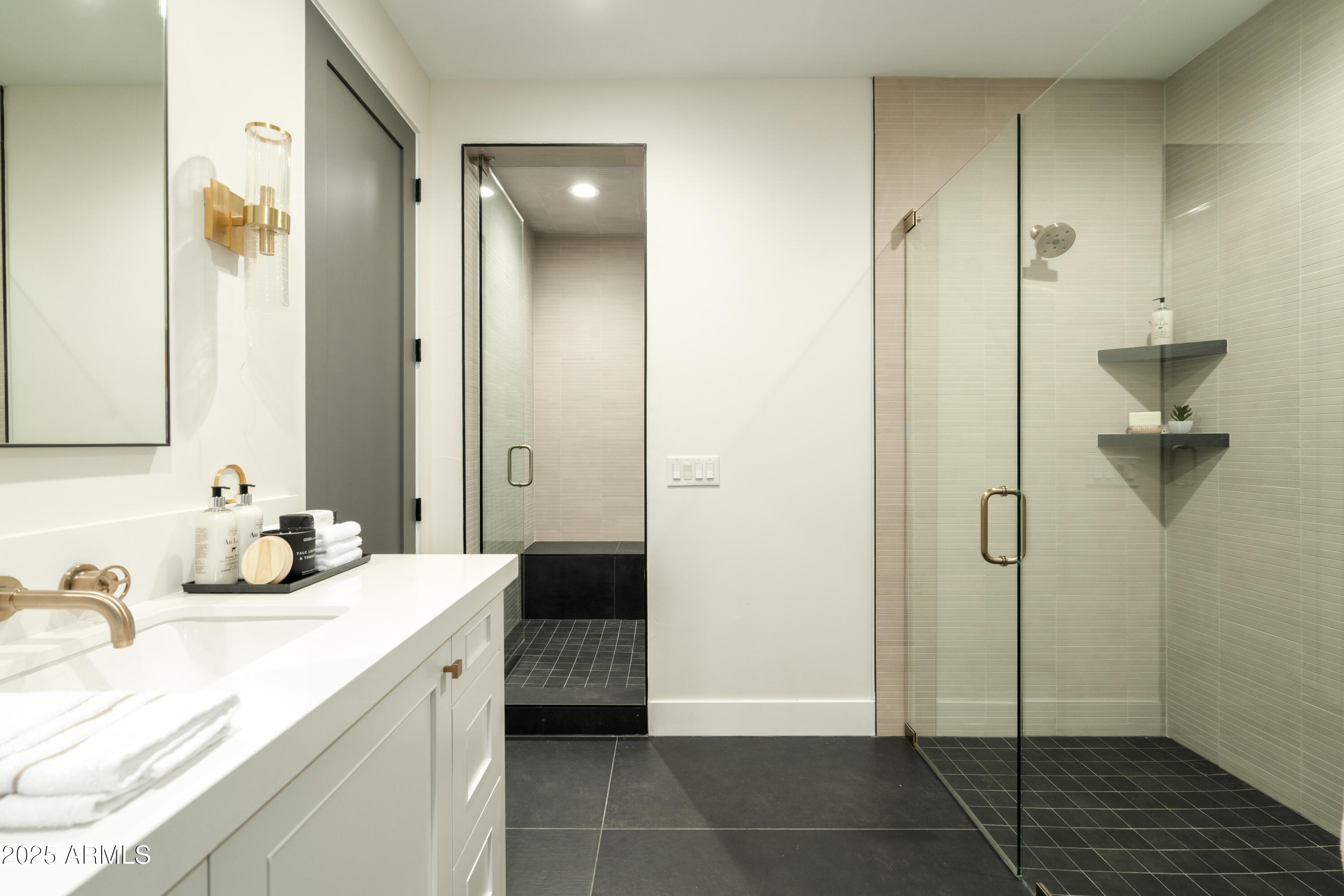 2315 E MINE CREEK Road