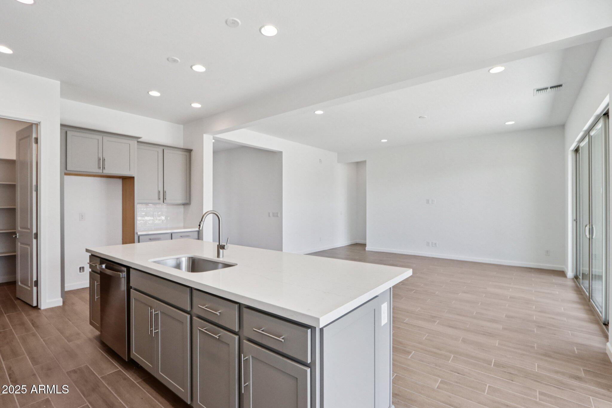 11417 E UTAH Avenue