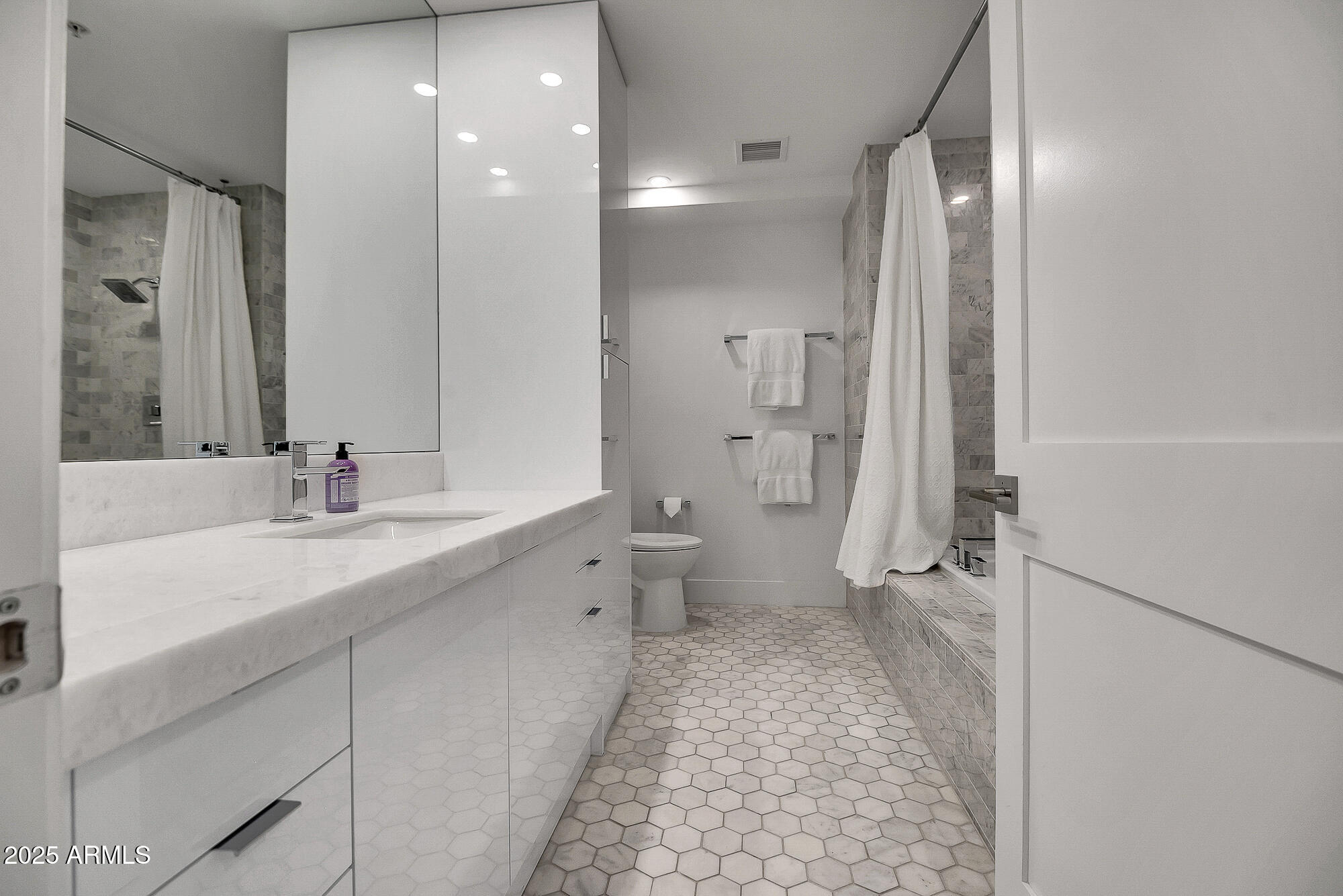 7117 E RANCHO VISTA Drive, 6007