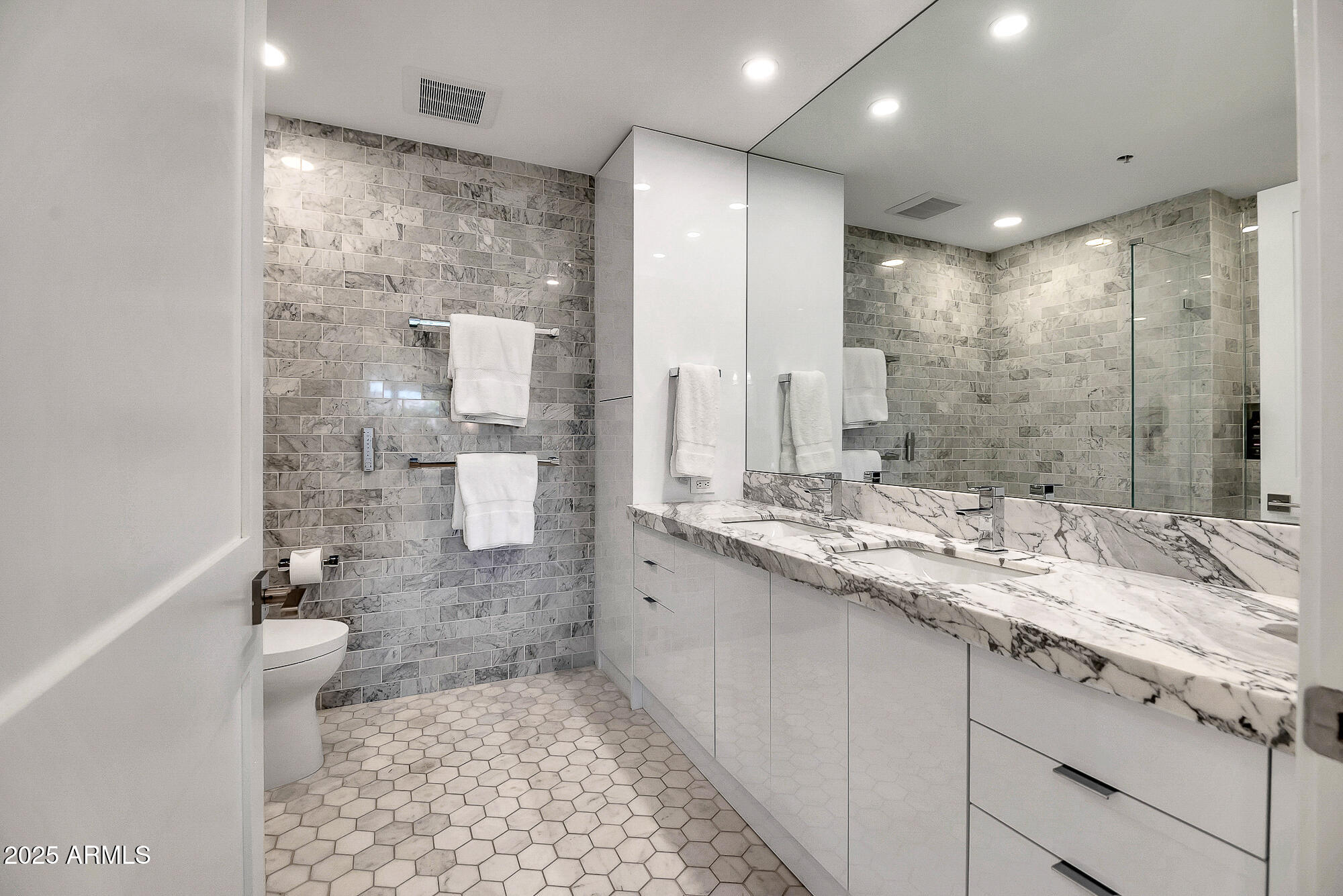 7117 E RANCHO VISTA Drive, 6007