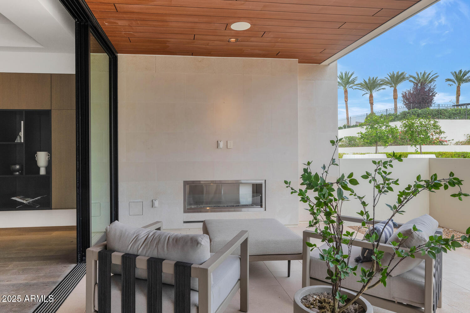 6587 N PALMERAIE Boulevard, 1051