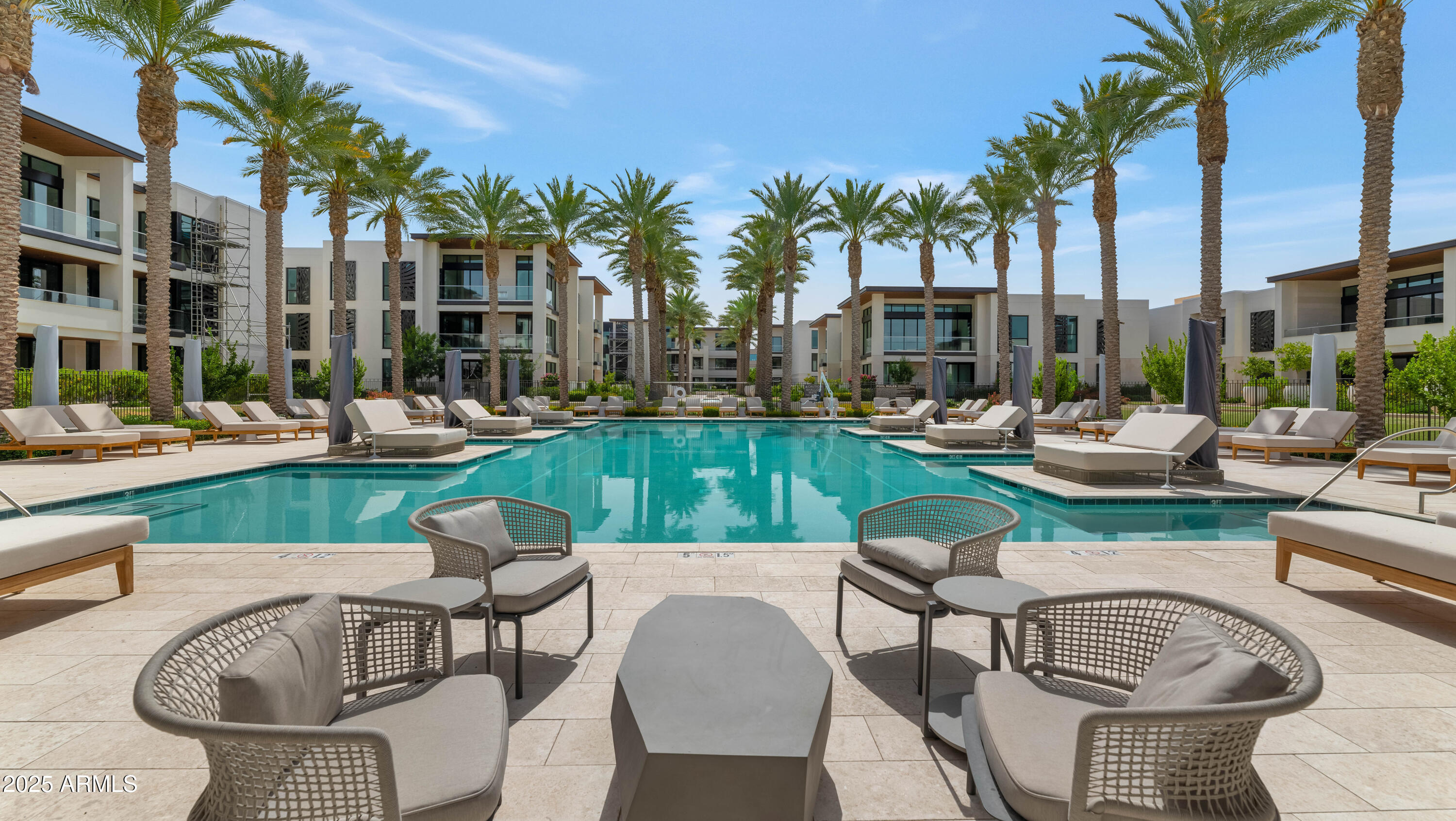 6587 N PALMERAIE Boulevard, 1051