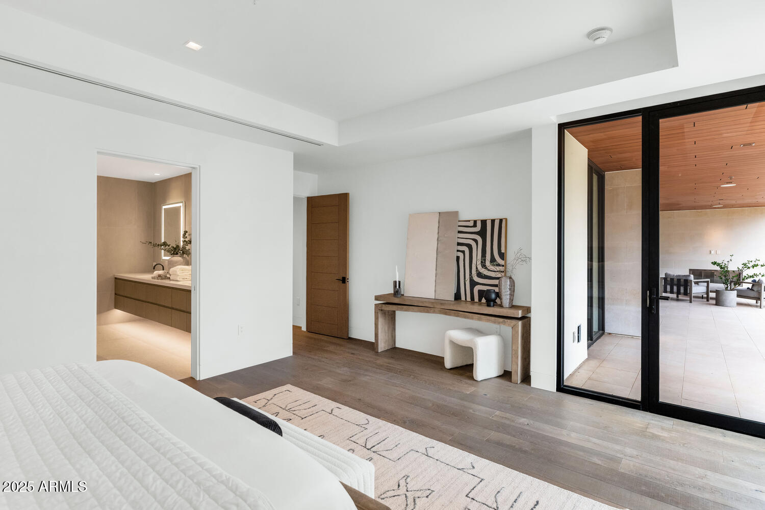 6587 N PALMERAIE Boulevard, 1051