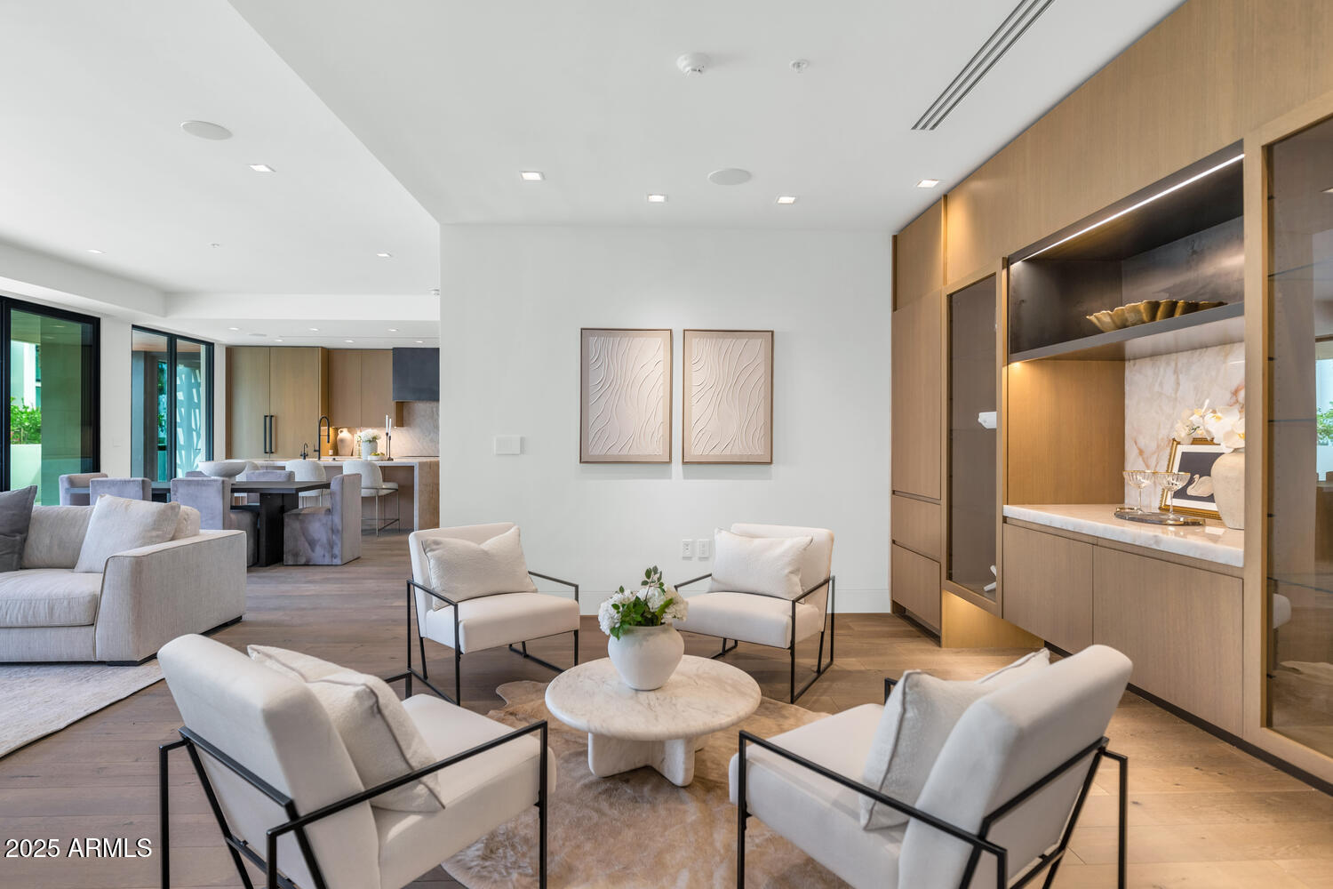 6587 N PALMERAIE Boulevard, 1051