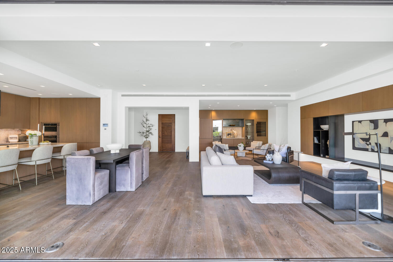 6587 N PALMERAIE Boulevard, 1051