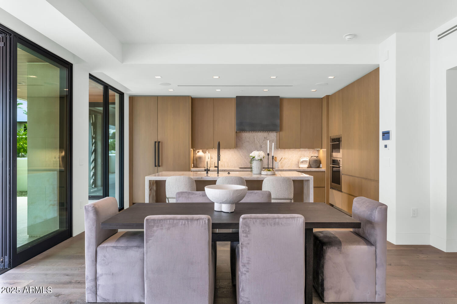 6587 N PALMERAIE Boulevard, 1051