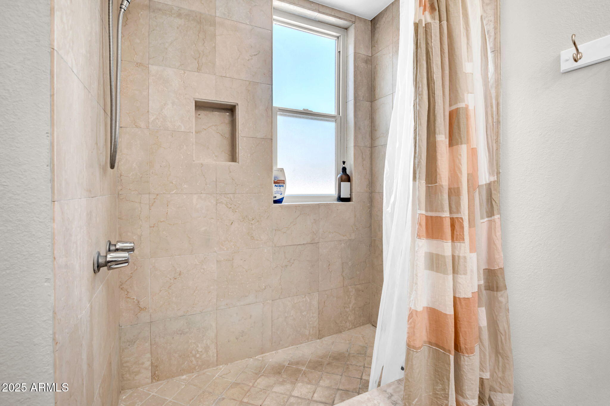 10424 N 7TH Place, 2