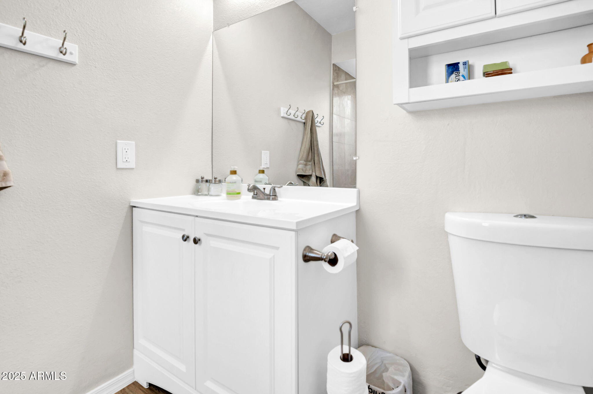 10424 N 7TH Place, 2