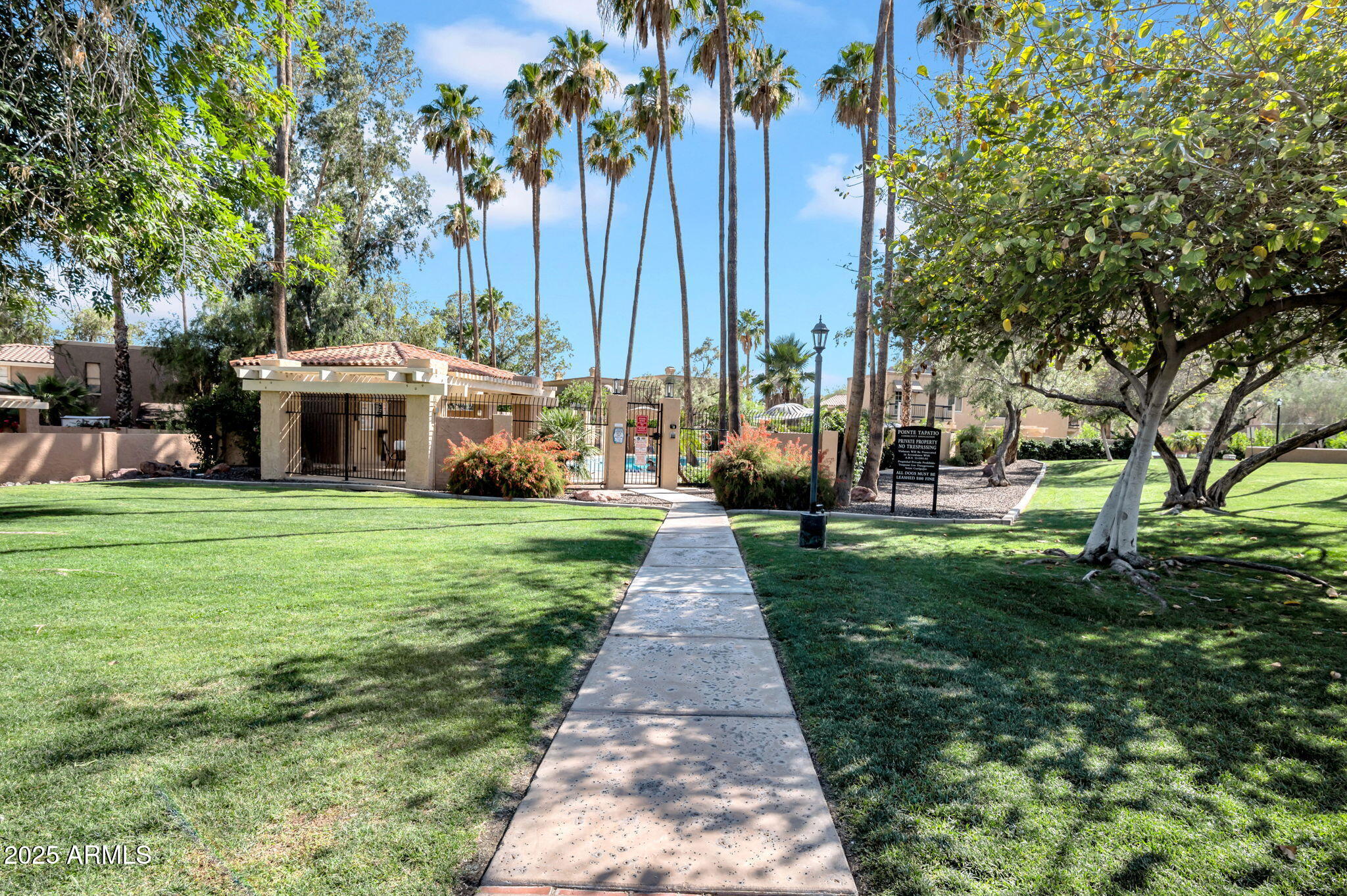 10424 N 7TH Place, 2