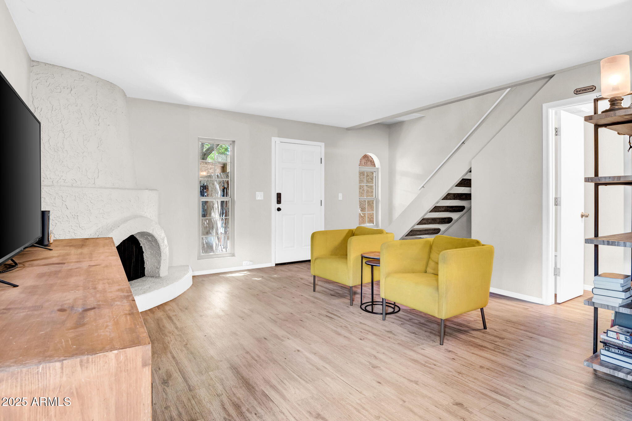 10424 N 7TH Place, 2