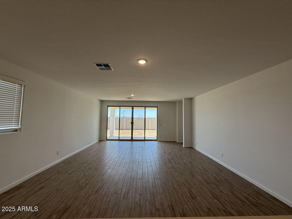 18261 W CAMINO DE ORO