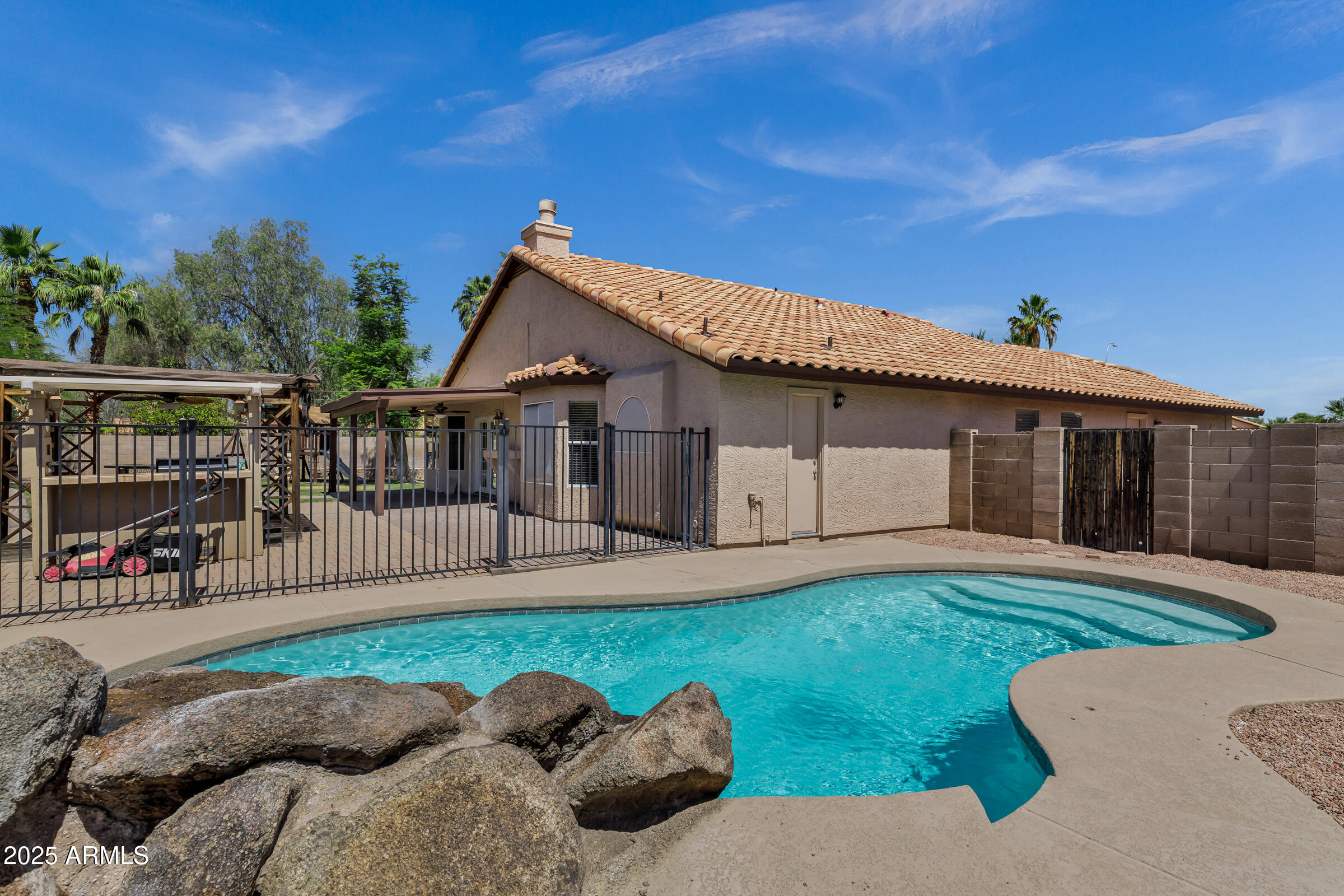 1245 W CINDY Street