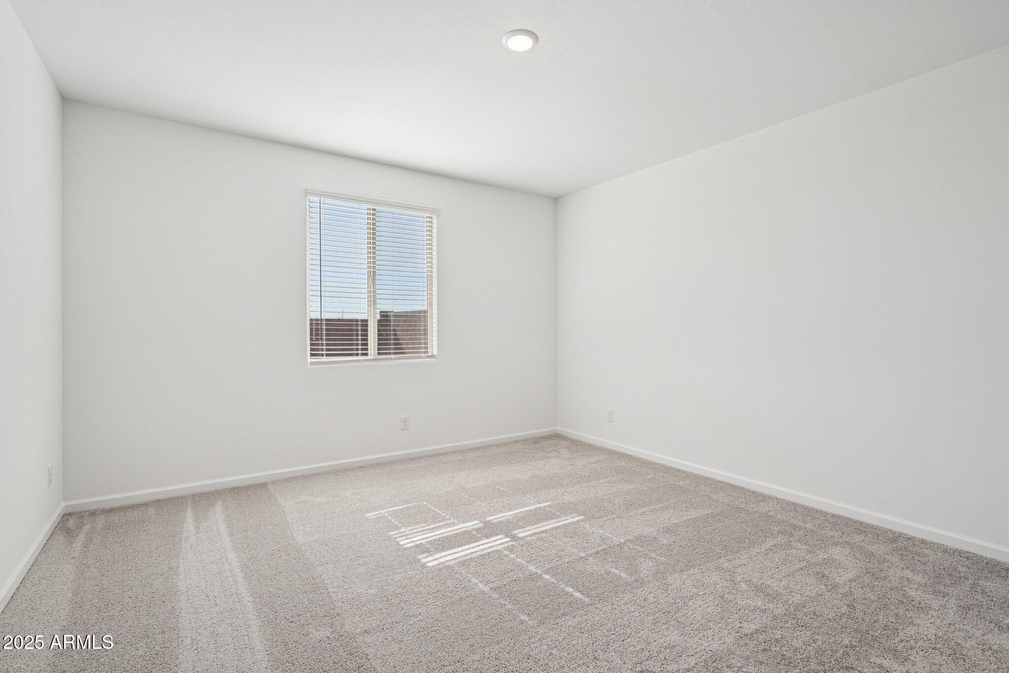 18253 W CAMINO DE ORO