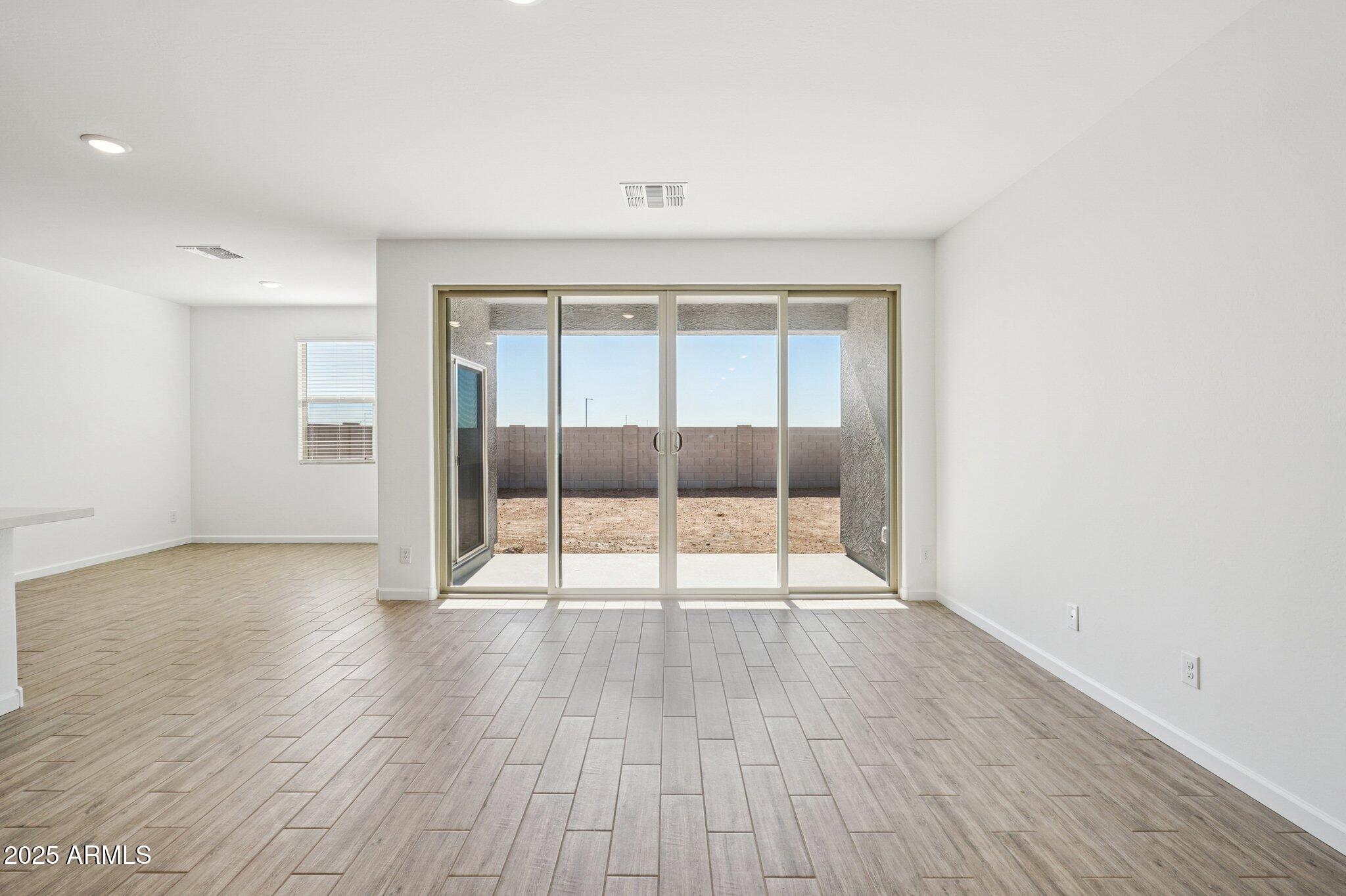 18253 W CAMINO DE ORO