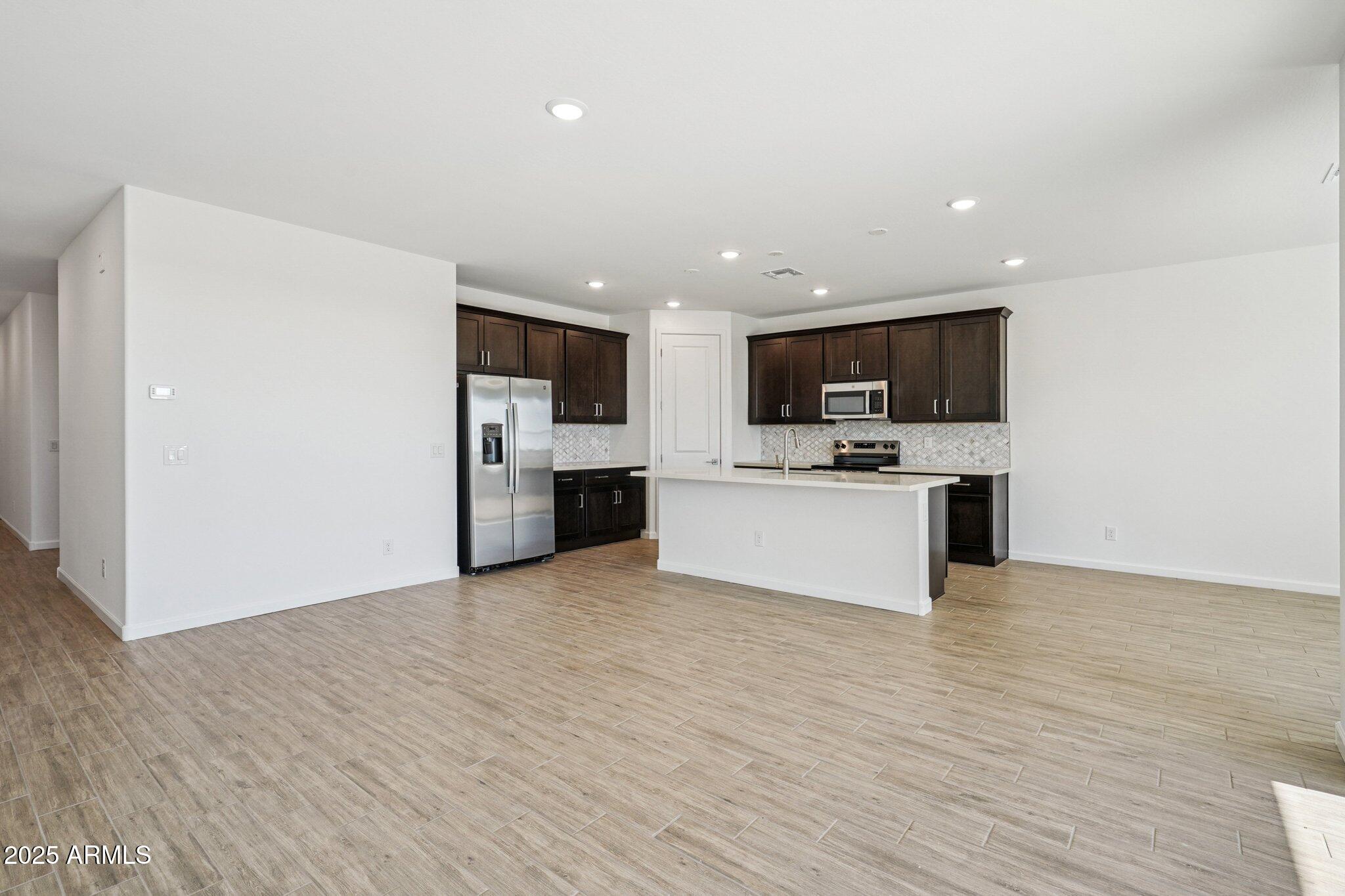 18253 W CAMINO DE ORO