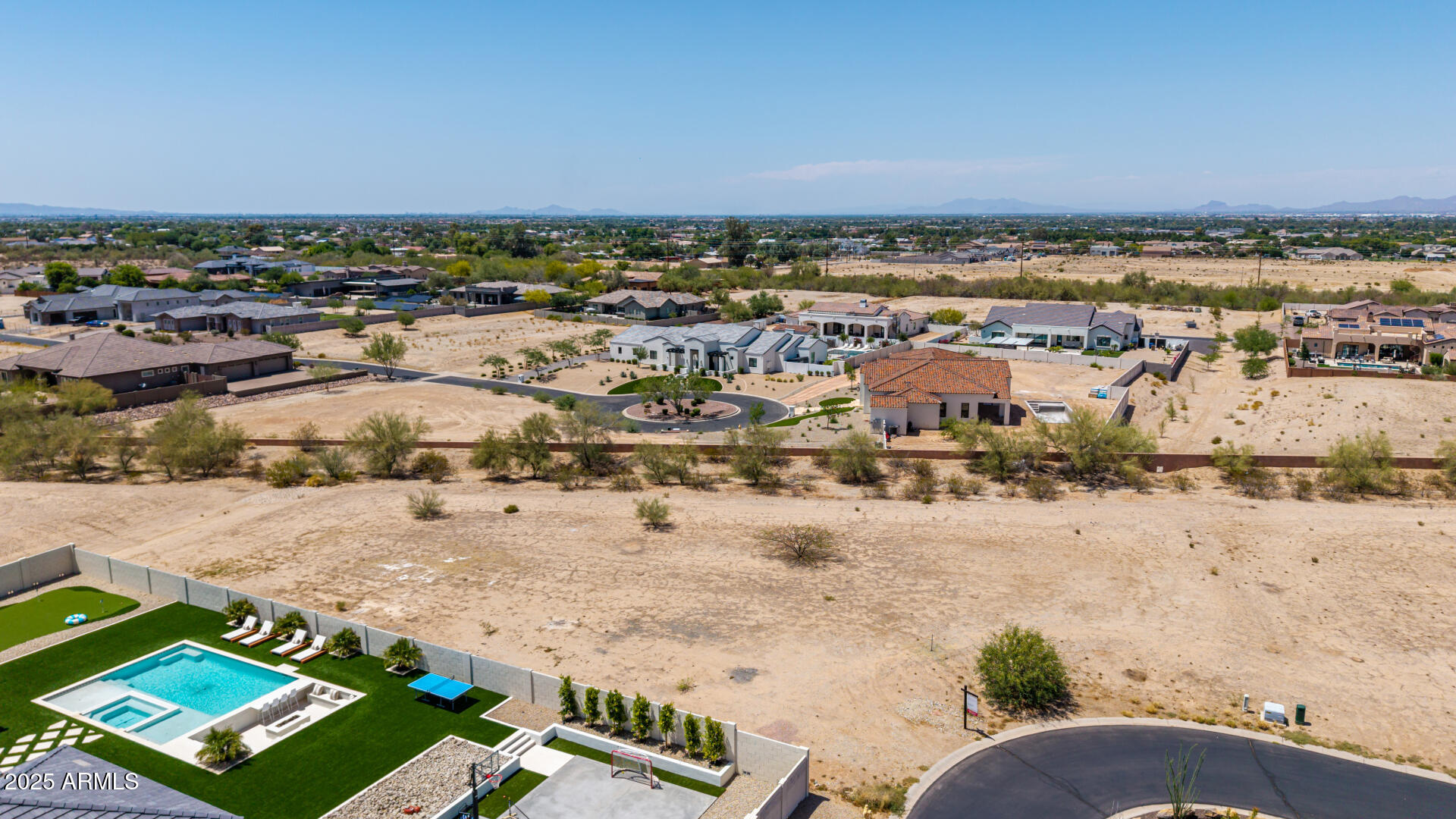 35470 N GRAPEFRUIT Drive, 32